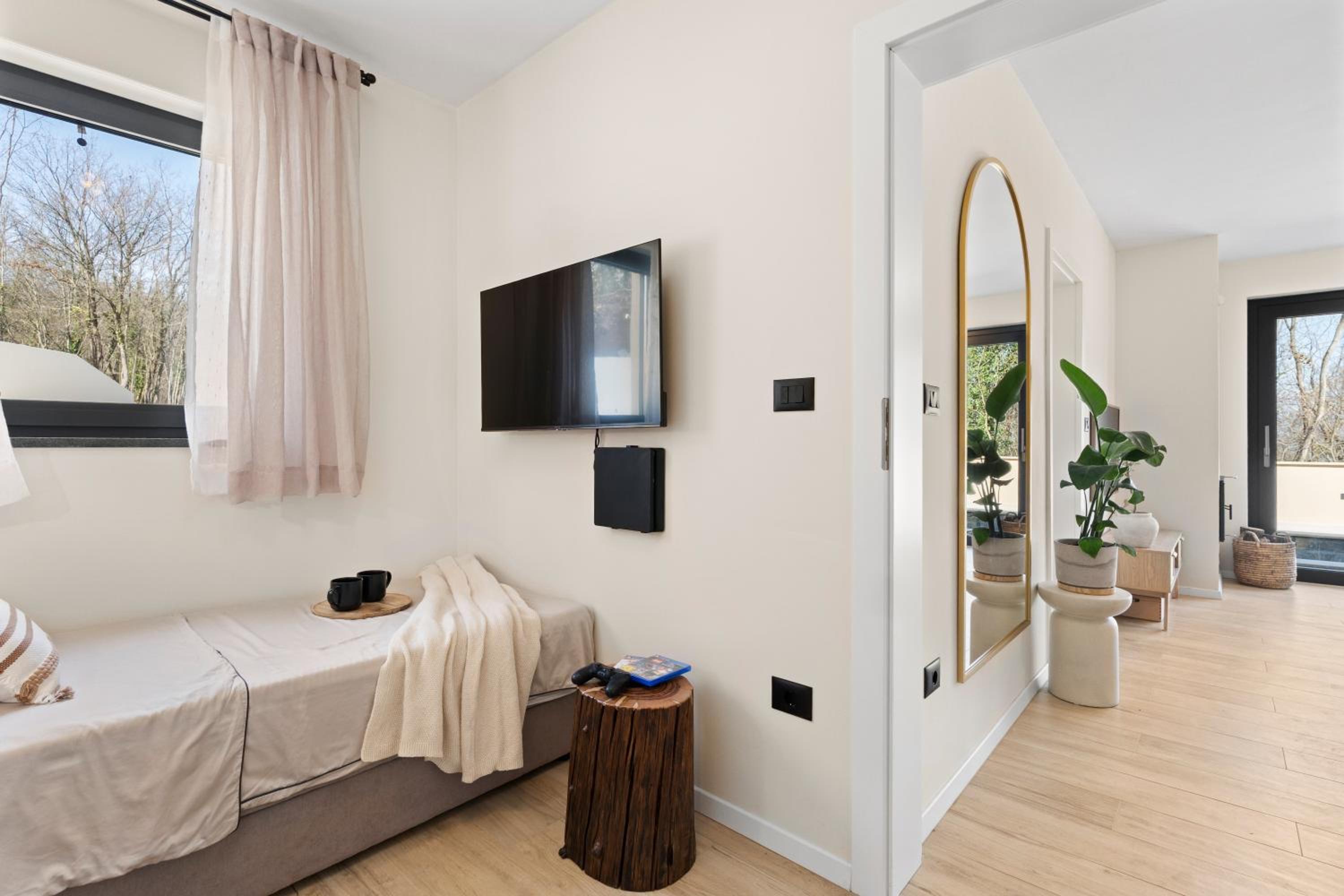 Charming Villa Harmonia with Heated pool and Indoor Jacuzzi surrounded by nature