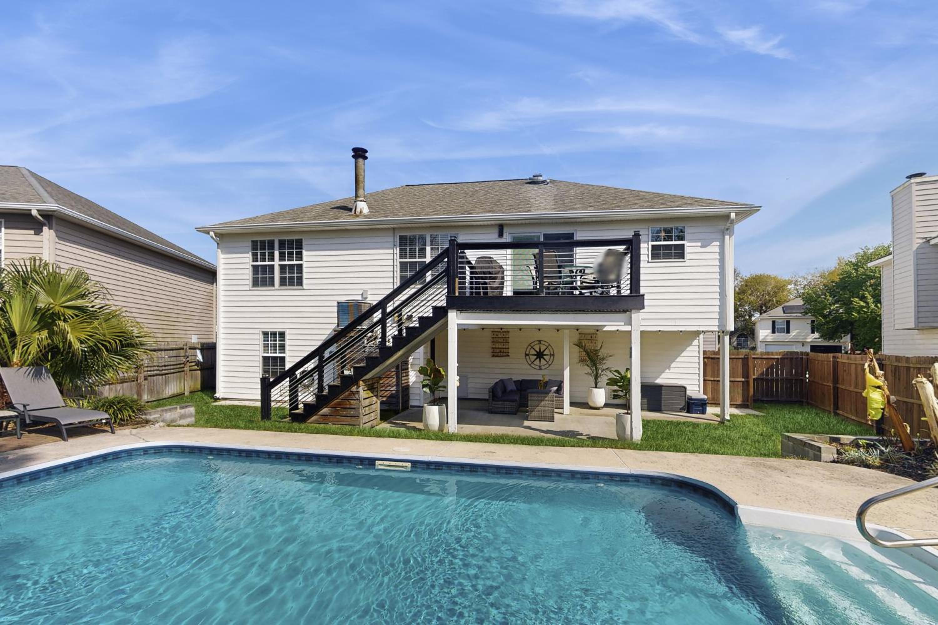 Private Pool Quiet Family Home in Savannah
