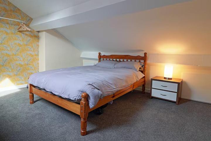 61 Moorfields city centre apartment sleeps 10