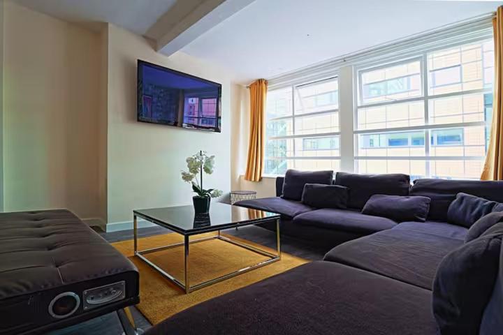 61 Moorfields city centre apartment sleeps 10