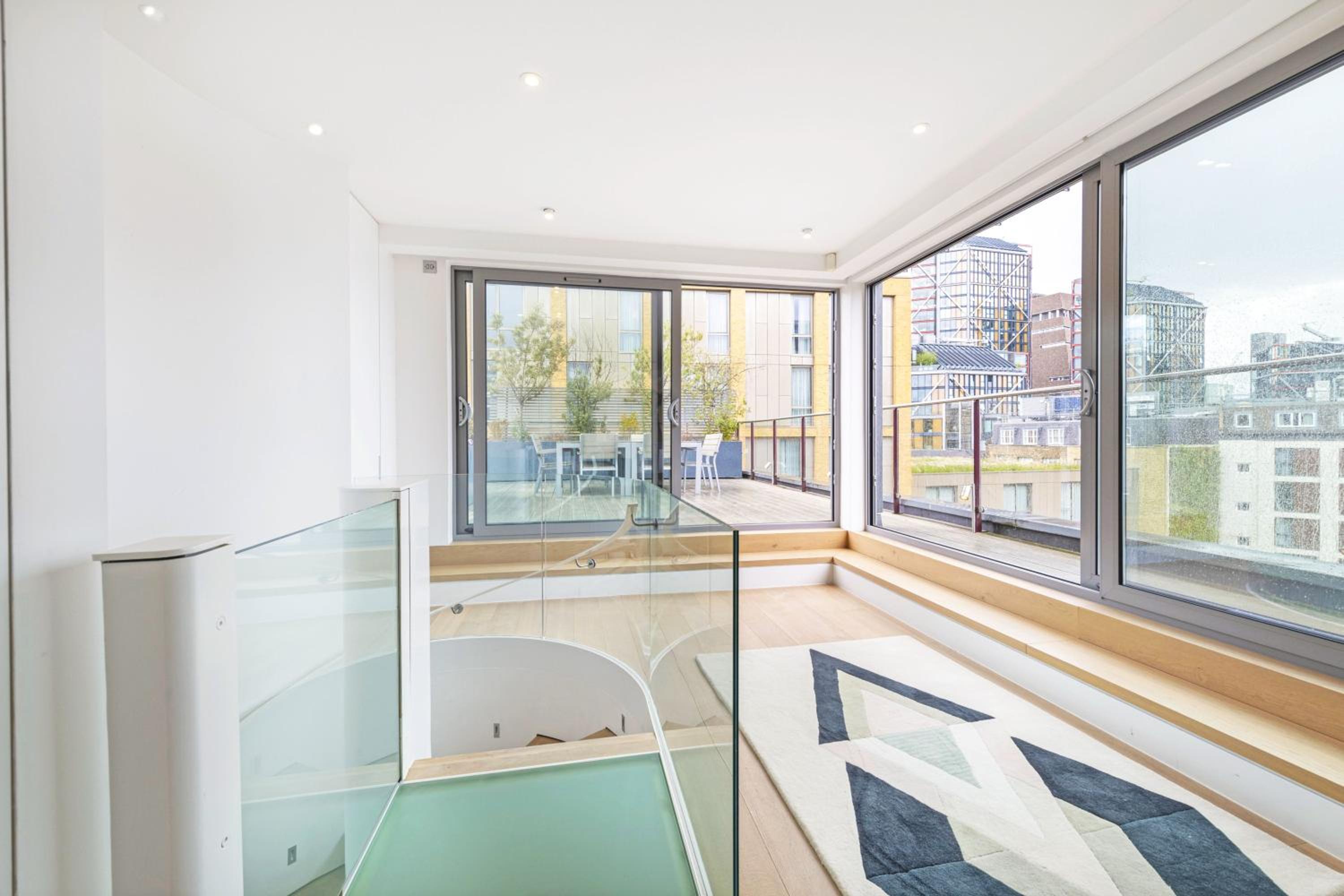 Accomodo London Waterloo - Luxury & Spacious Triplex Penthouse on Southbank