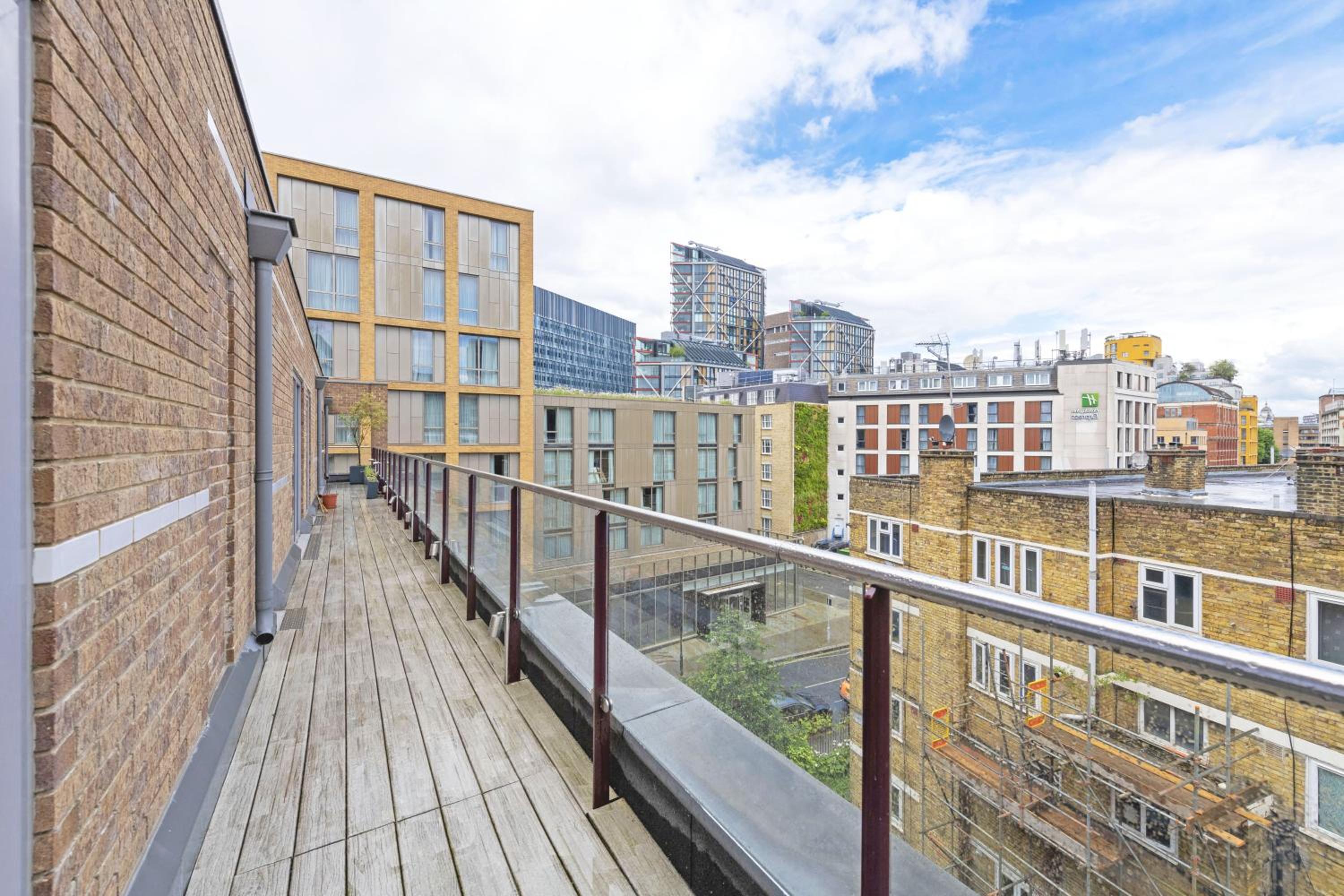 Accomodo London Waterloo - Luxury & Spacious Triplex Penthouse on Southbank