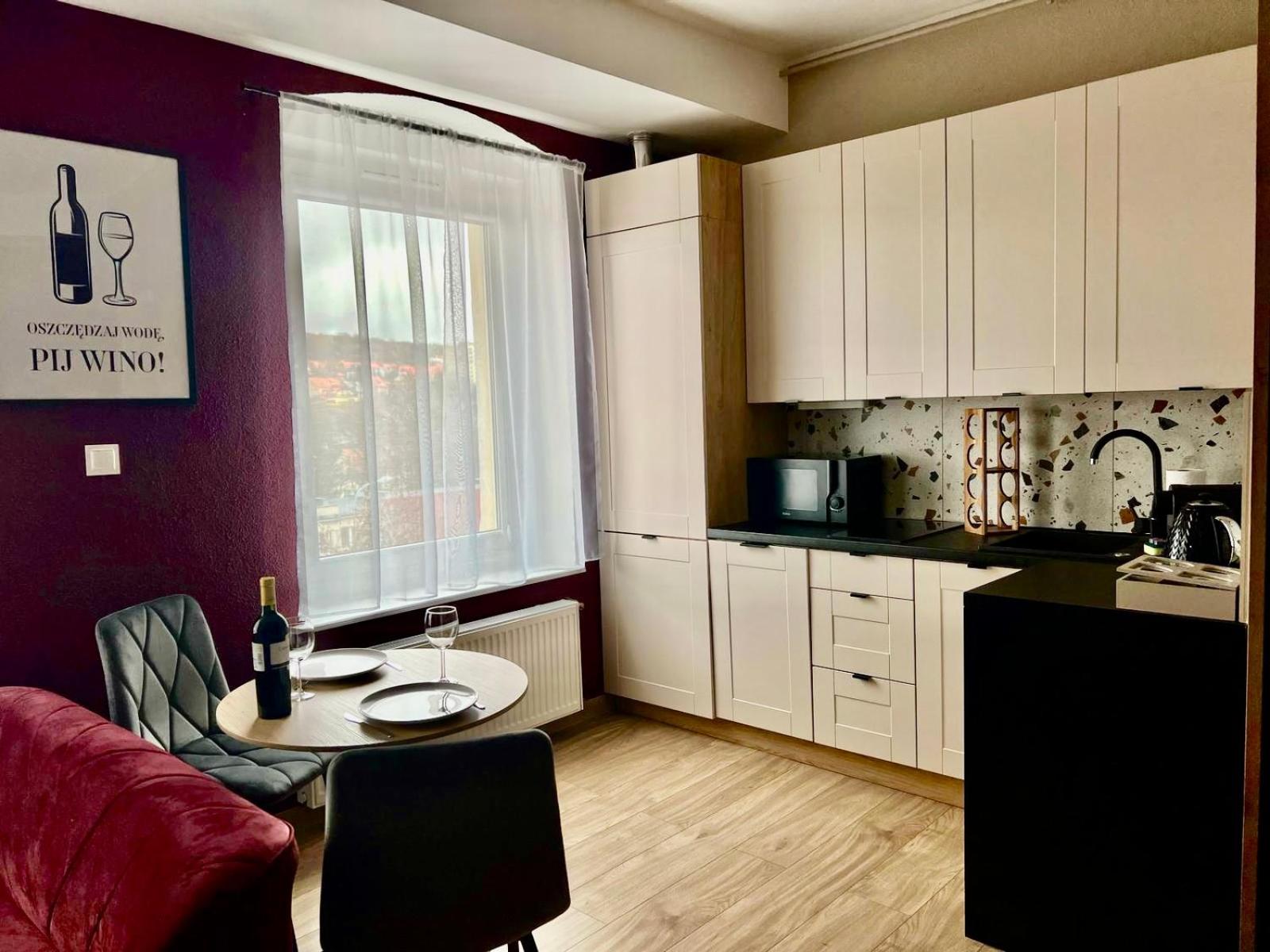 Apartament Czerwone Wino 100m od Szczawno-Zdrój