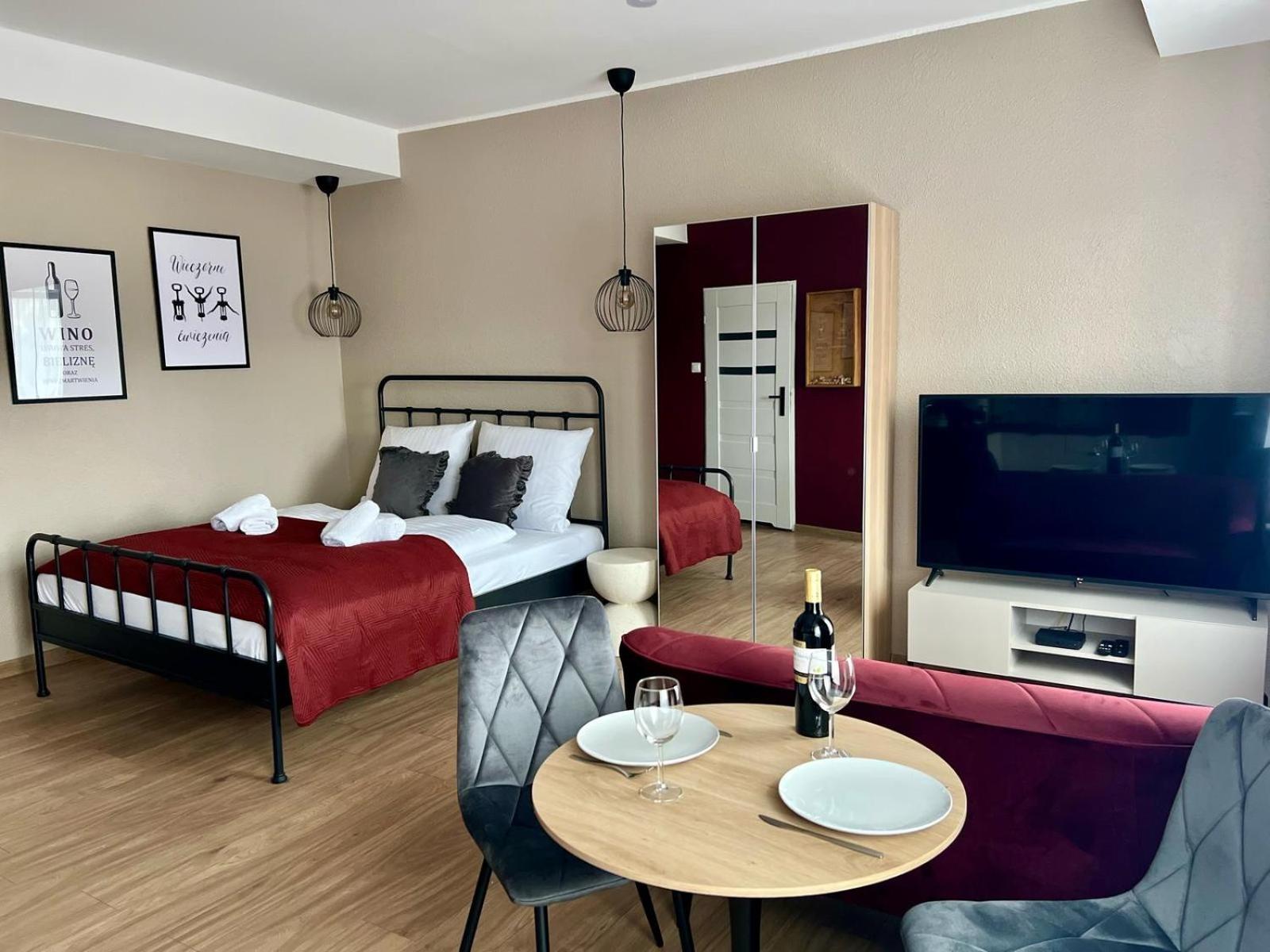 Apartament Czerwone Wino 100m od Szczawno-Zdrój