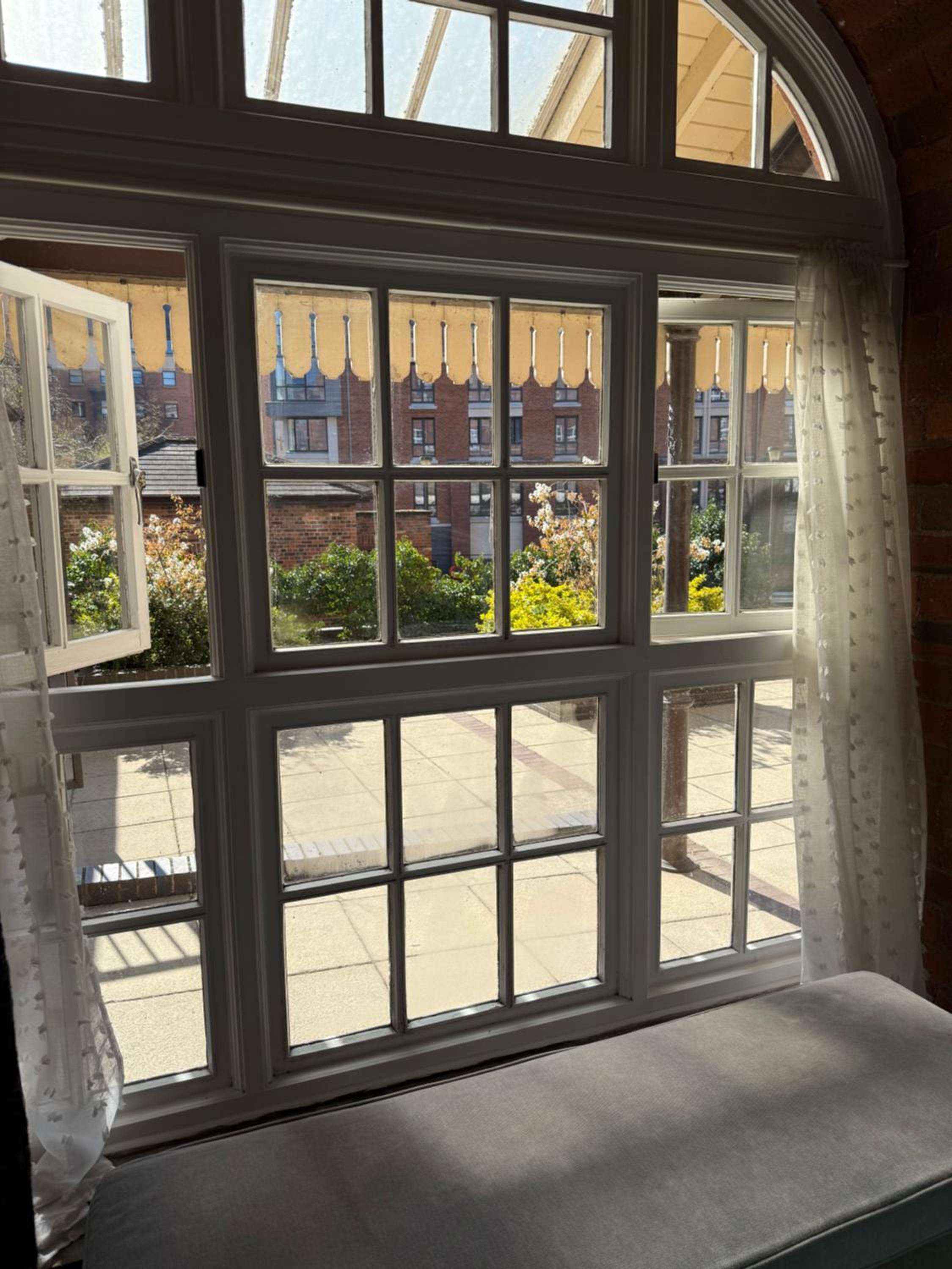 Staycation York at 1 Cocoa Suites with free parking