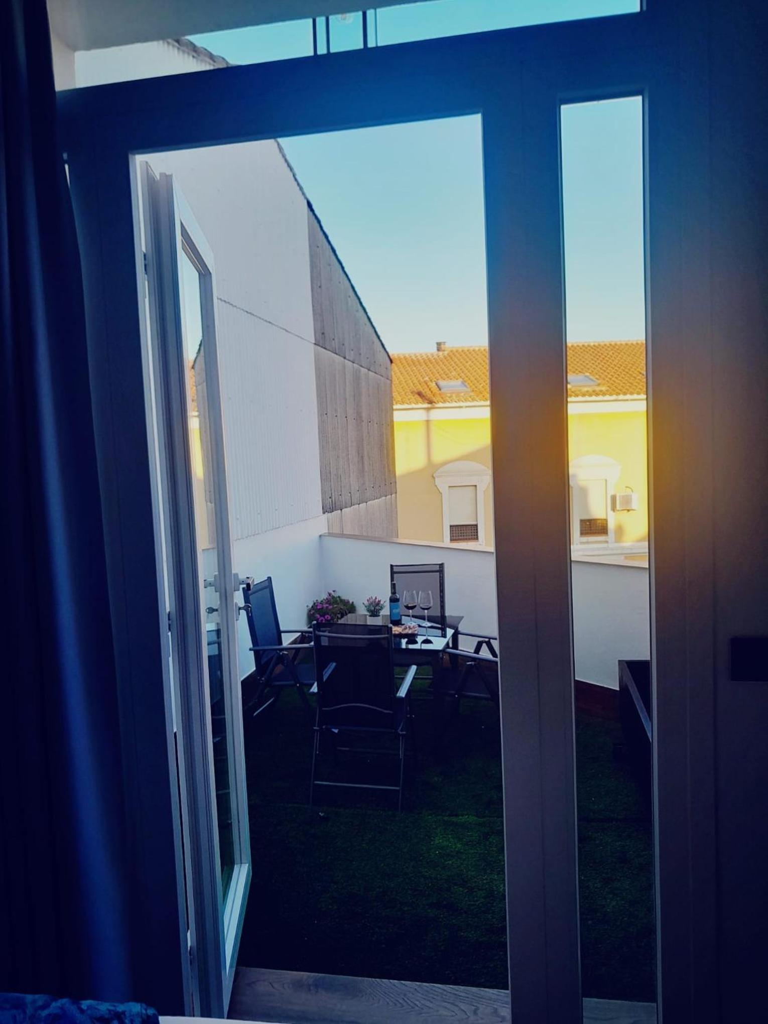 Macarena Suites, con Parking Privado Gratis
