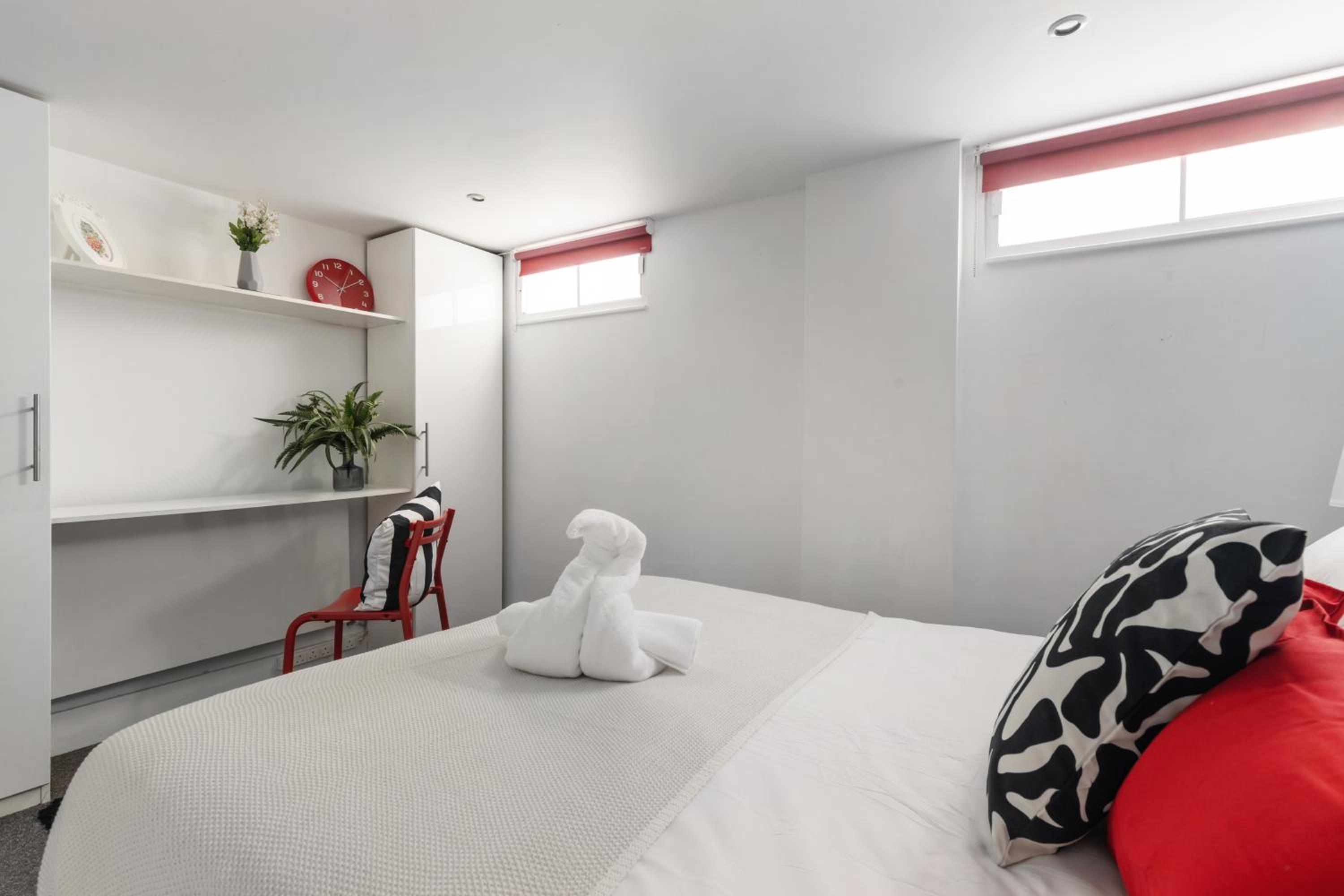 Stylish Camden Apartment - Garden Access & Metro