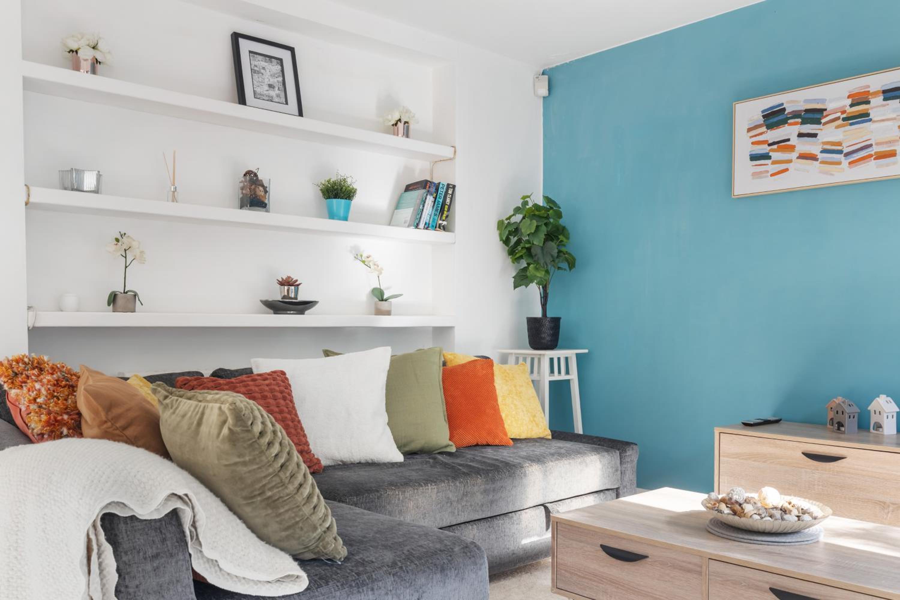 Stylish Camden Apartment - Garden Access & Metro