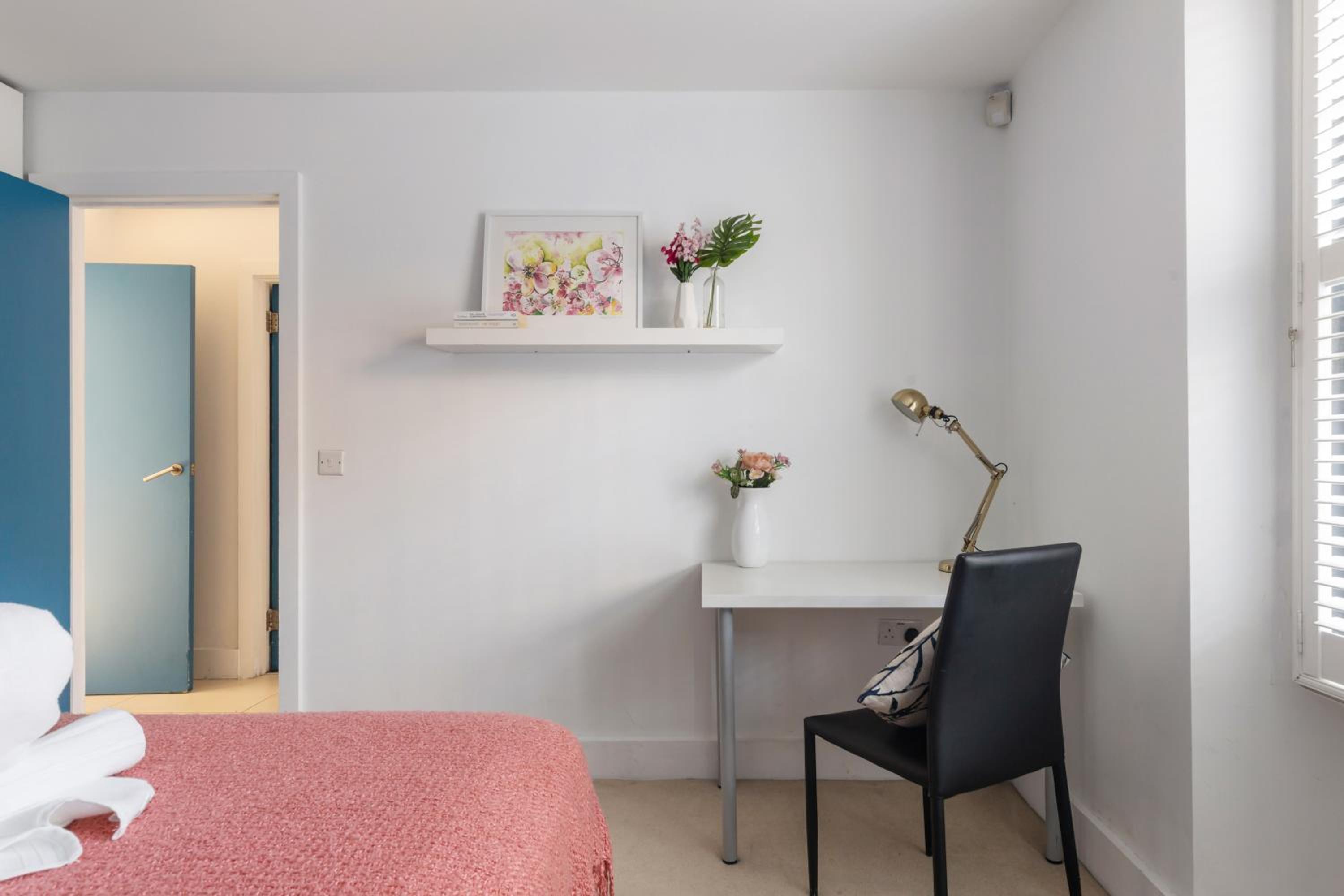 Stylish Camden Apartment - Garden Access & Metro