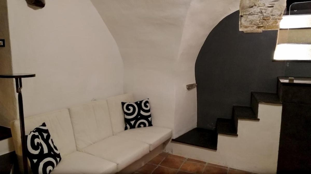 HOST4U - CASA A VOLTE tipica casa di Villaggio Ligure a Civezza