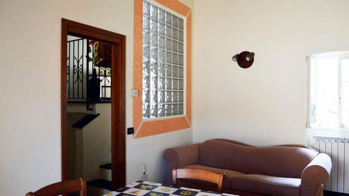 HOST4U - LOGGIA SUL FAUDO Appartamento con Terrazza vista Mare & Montagne a Civezza