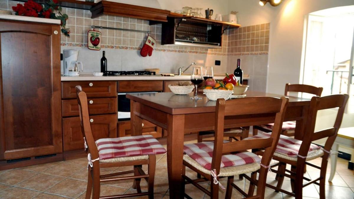 HOST4U - LOGGIA SUL FAUDO Appartamento con Terrazza vista Mare & Montagne a Civezza