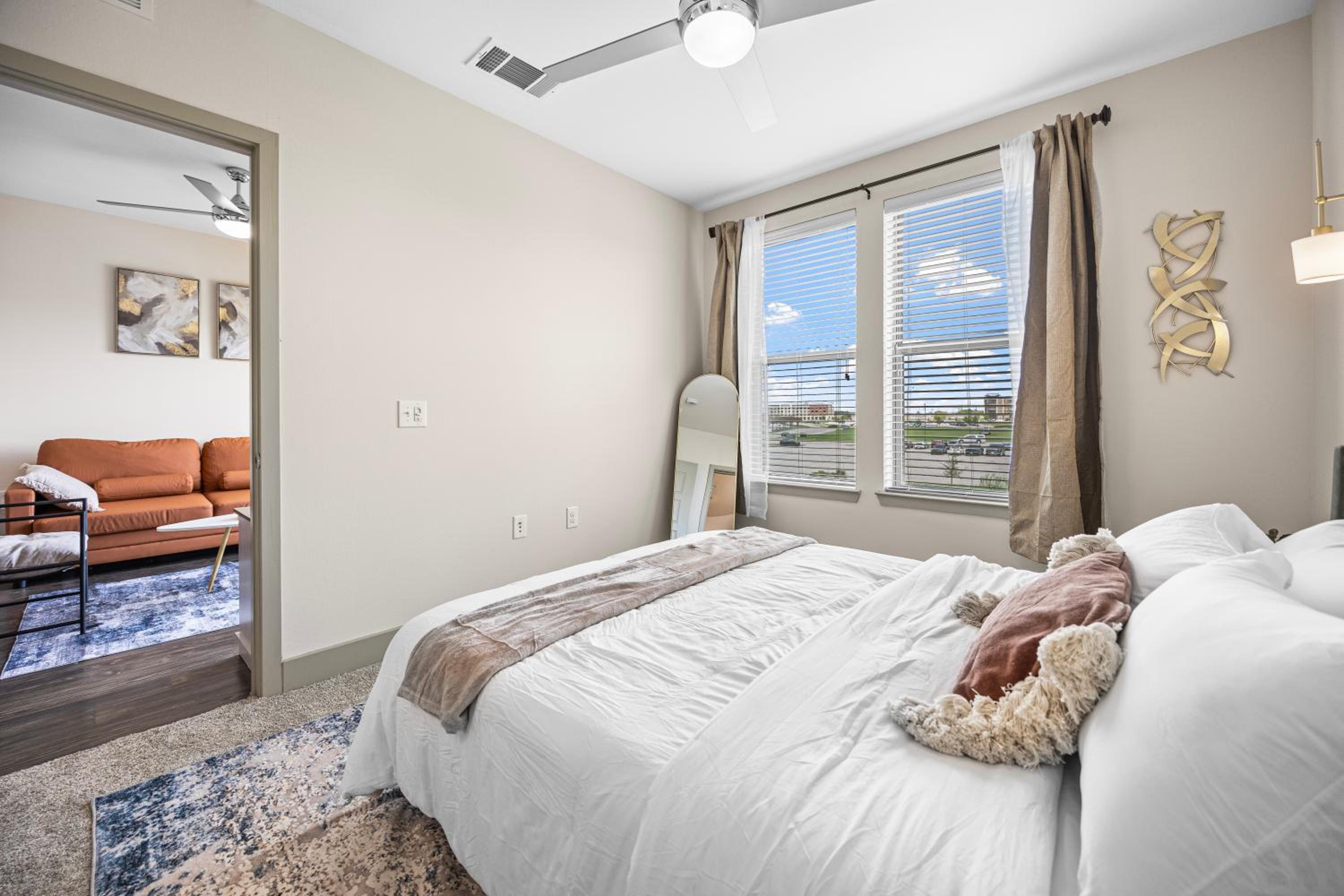 Stylish 1BR Retreat with Pool & Gym