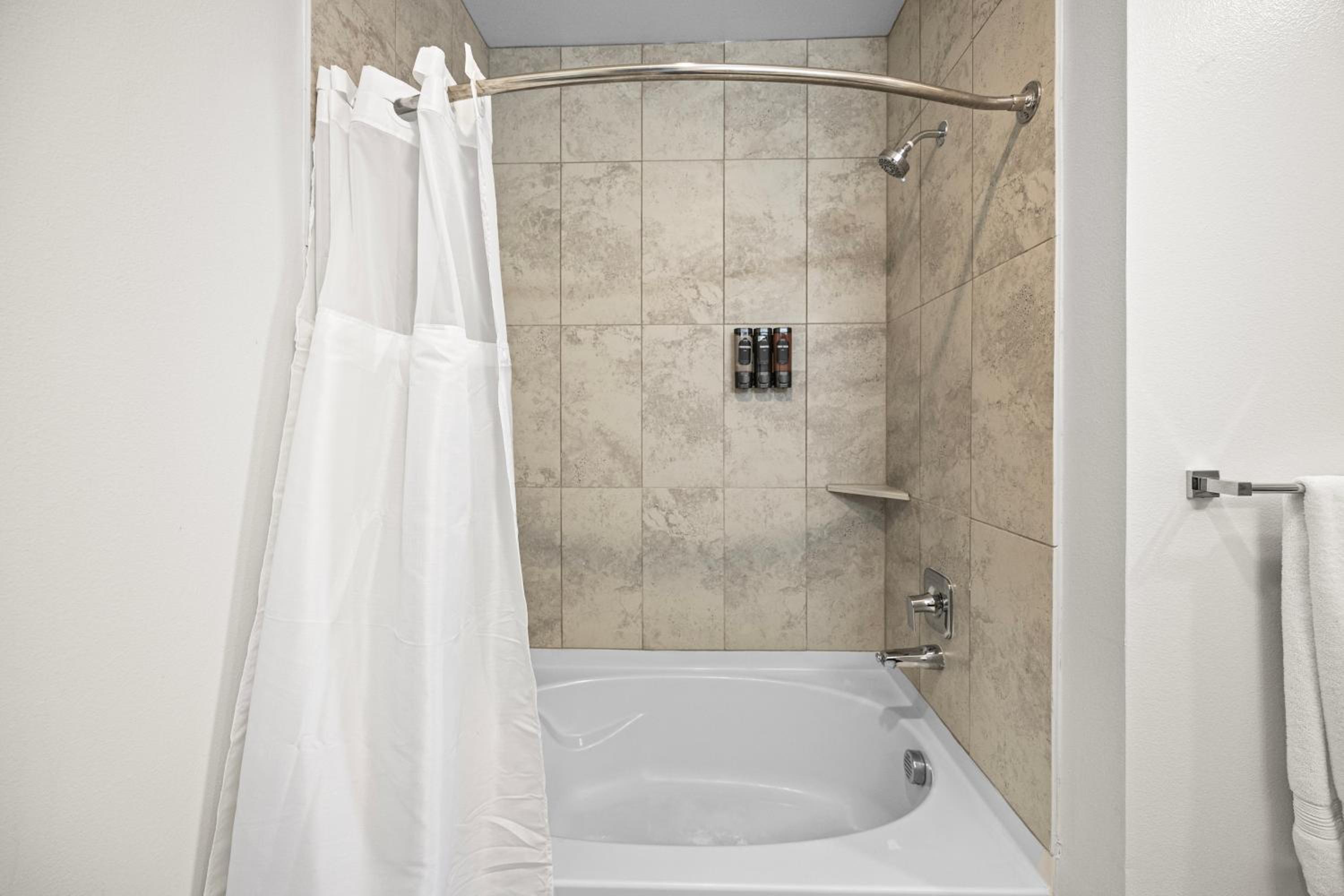 Stylish 1BR Retreat with Pool & Gym