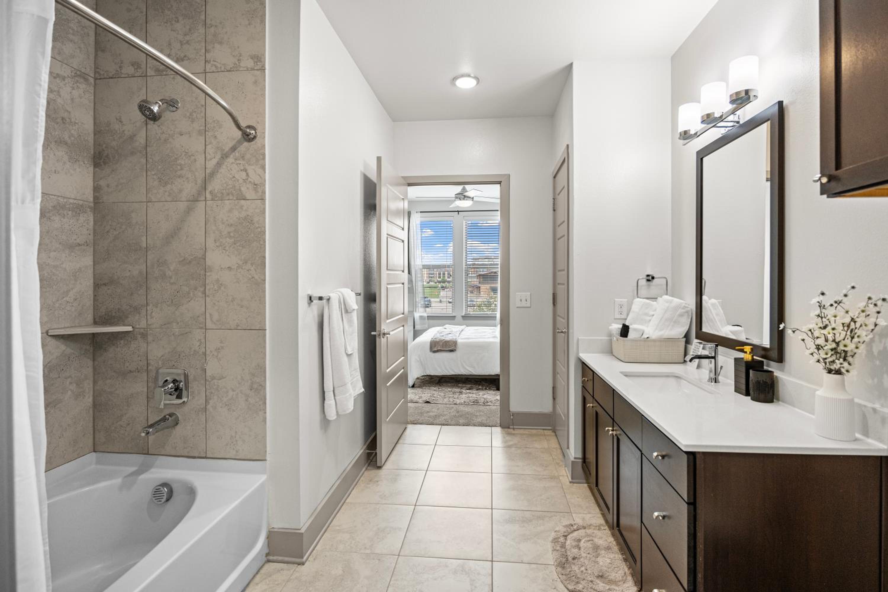 Stylish 1BR Retreat with Pool & Gym