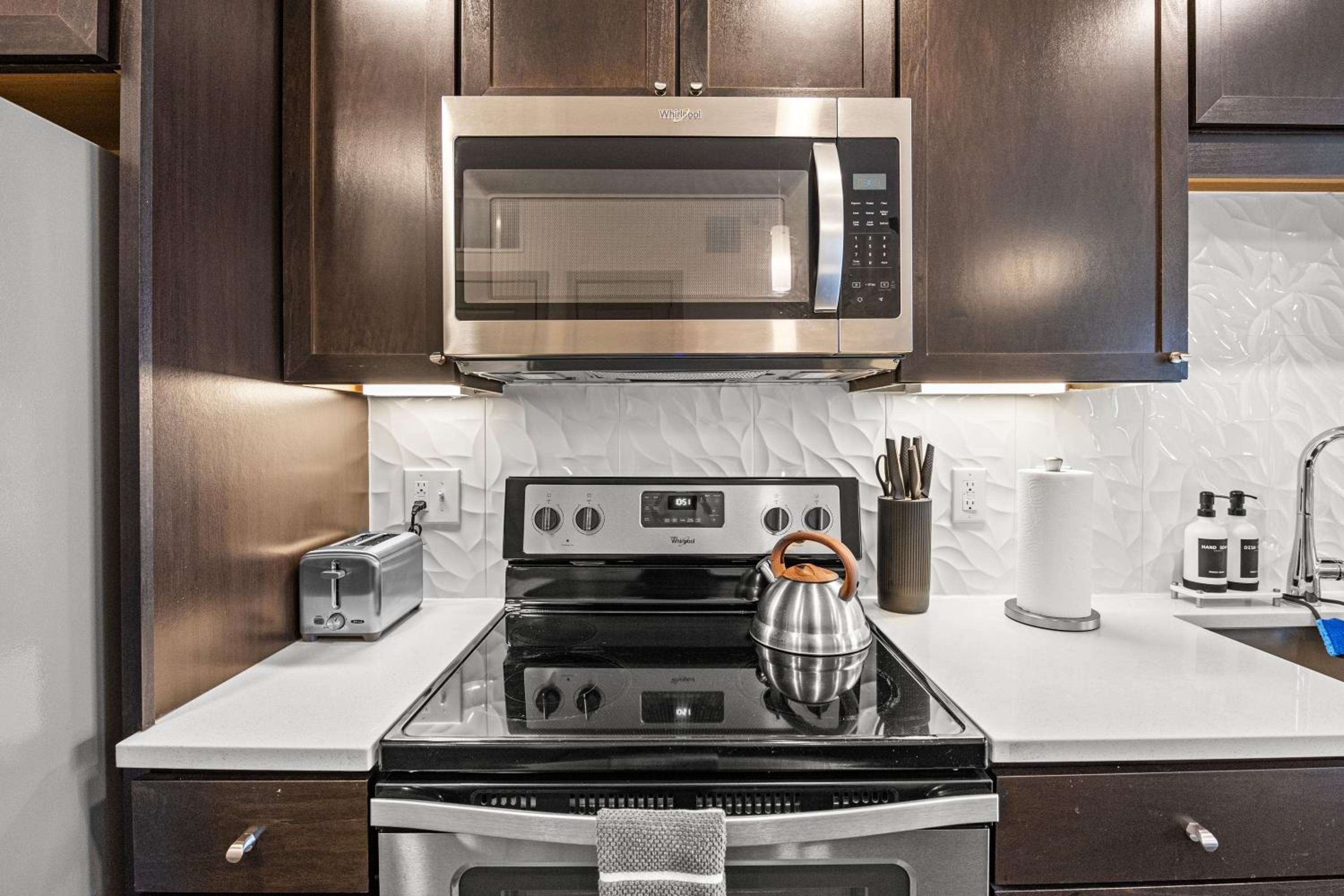 Serene Frisco Apt with Pool and Gym