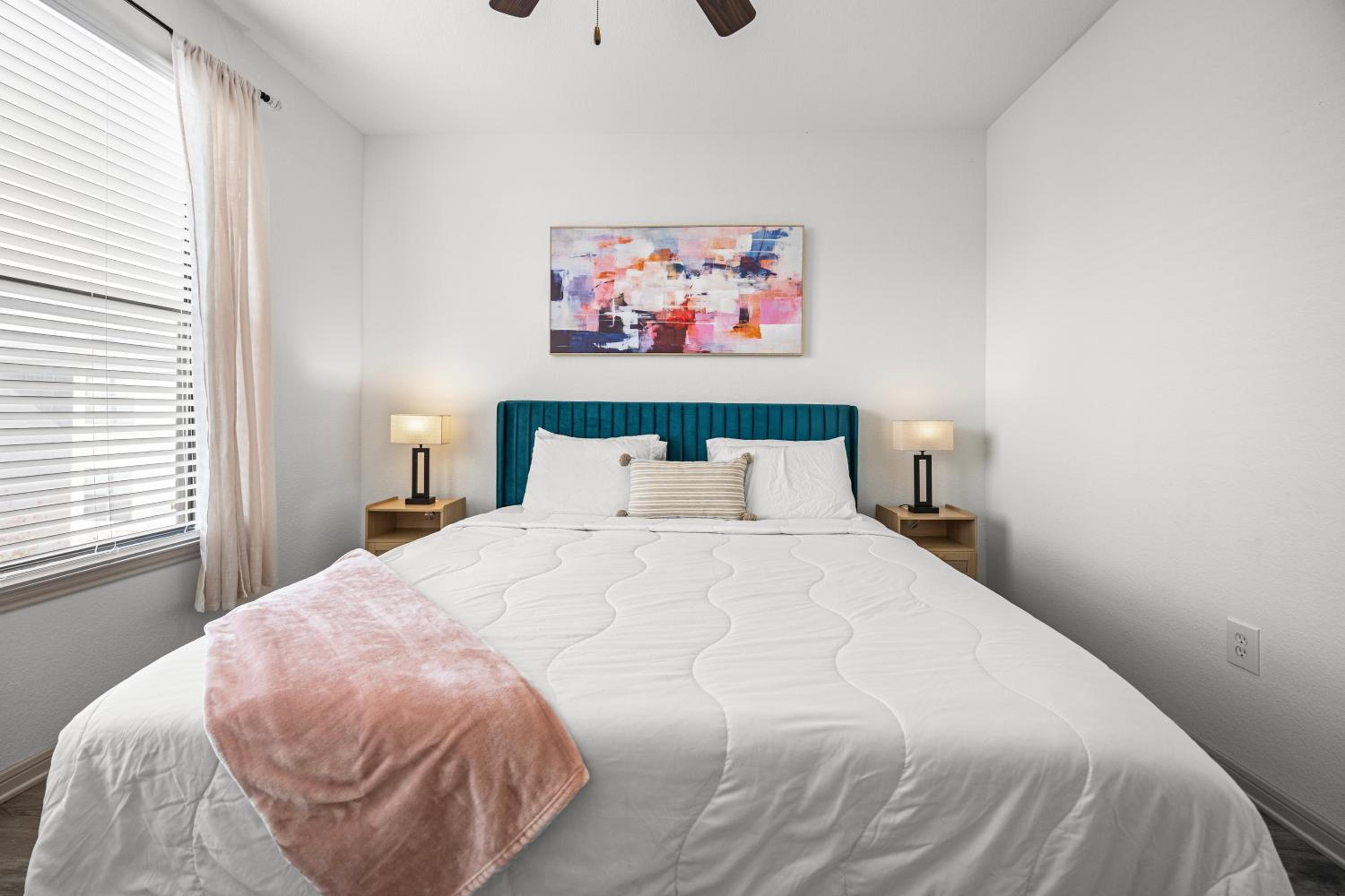Charming Frisco Apt with Pool & Gym
