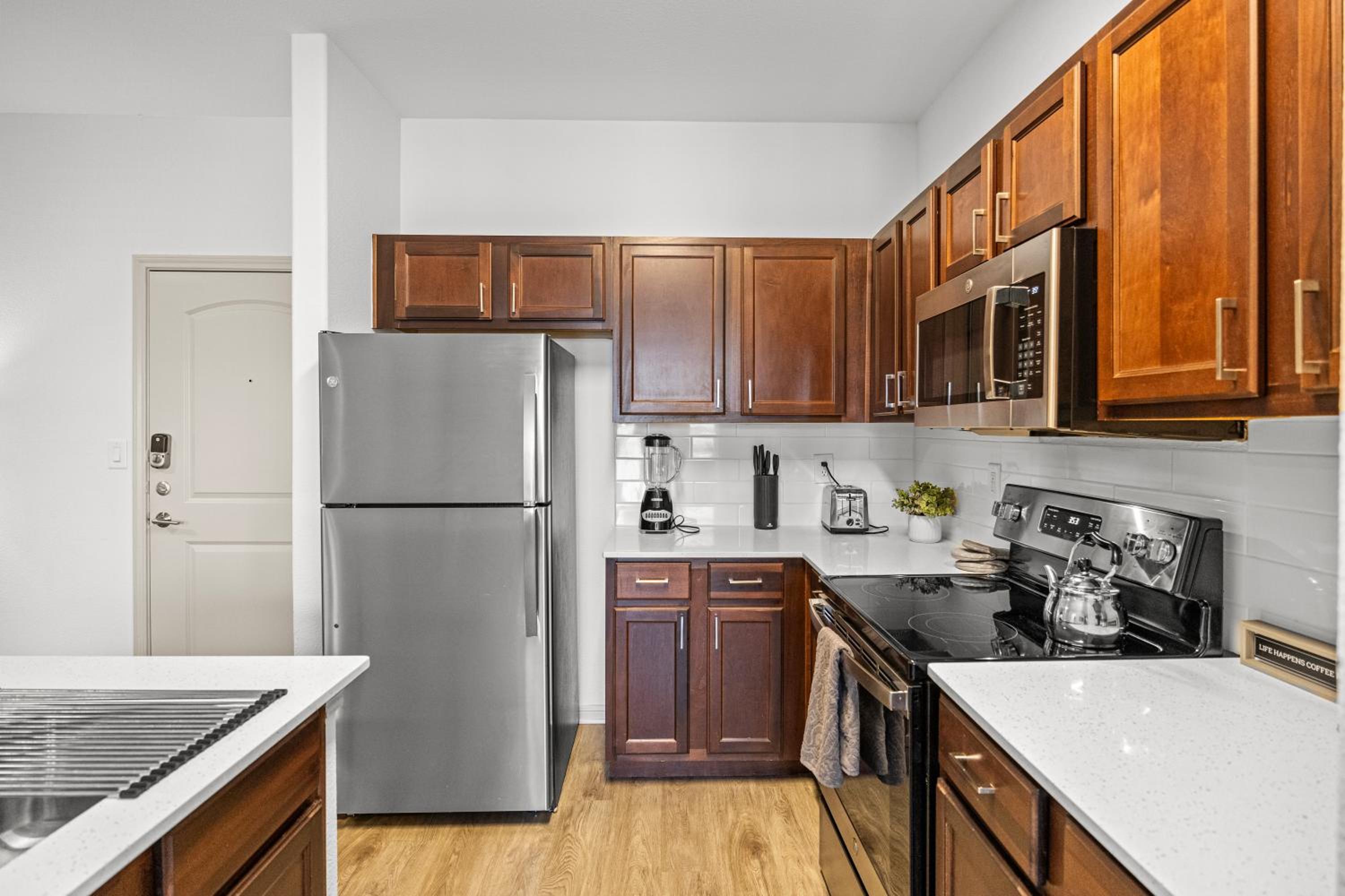 Charming Frisco Apt with Pool & Gym