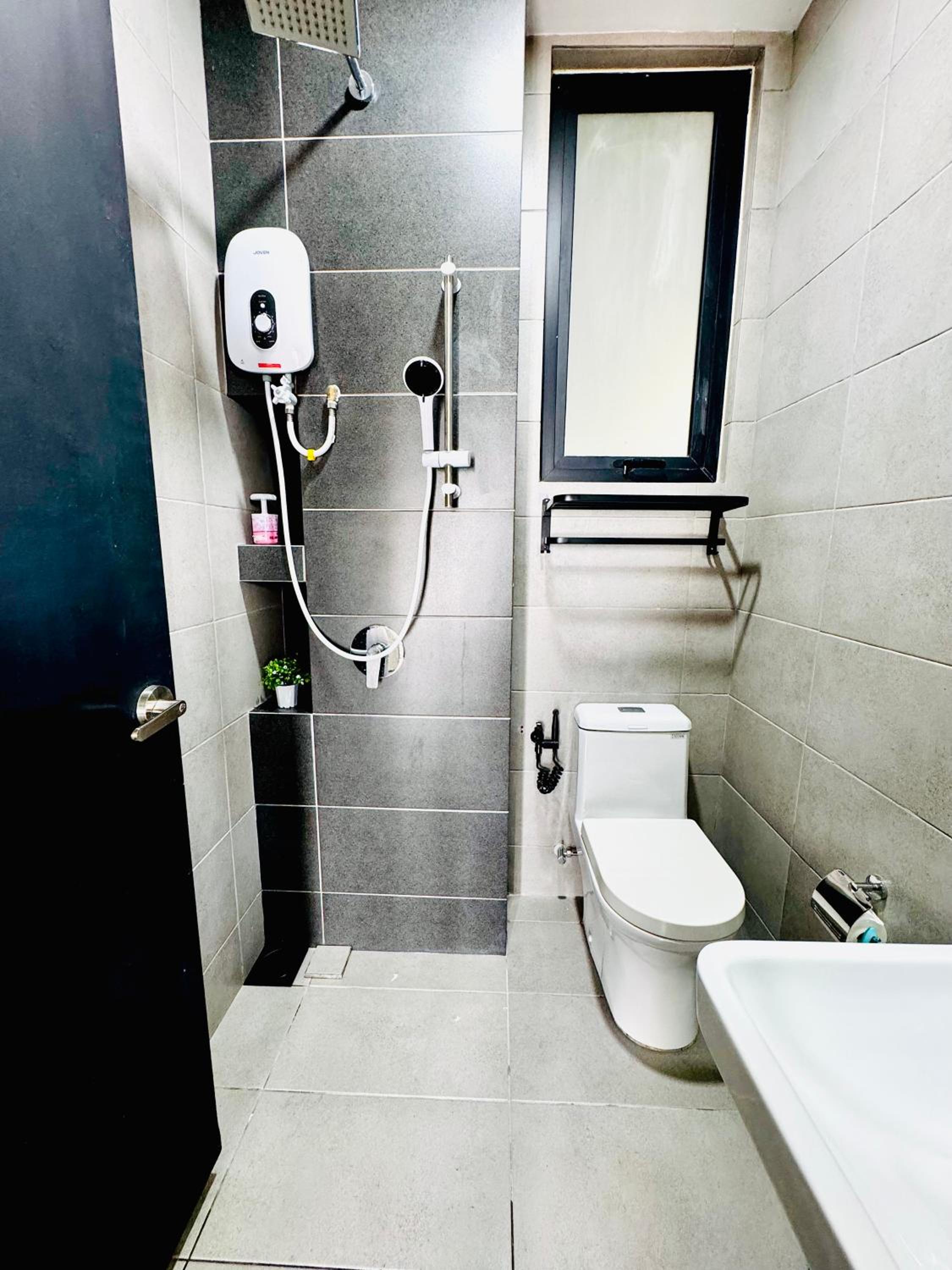 Jac Urban Suites Luxury & Premium Staycation 10pax