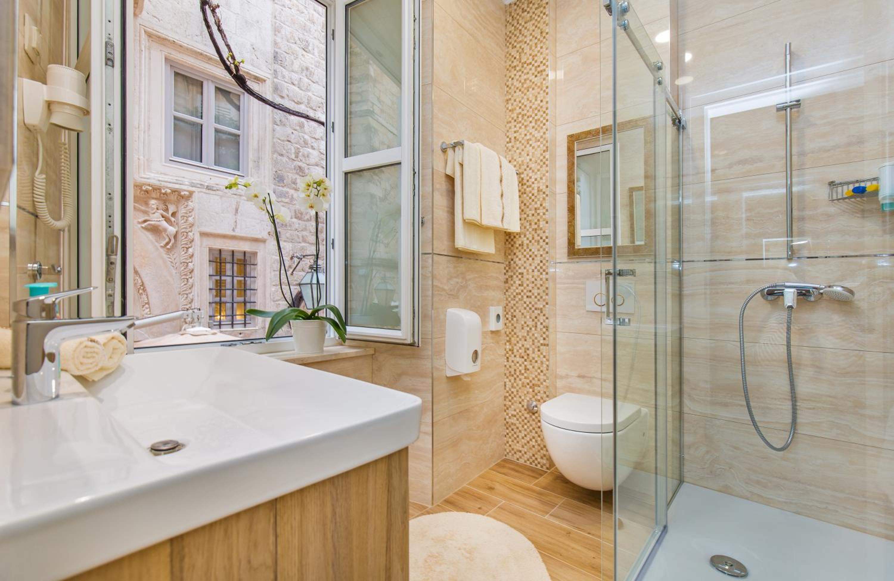 Apartments & Rooms Perla