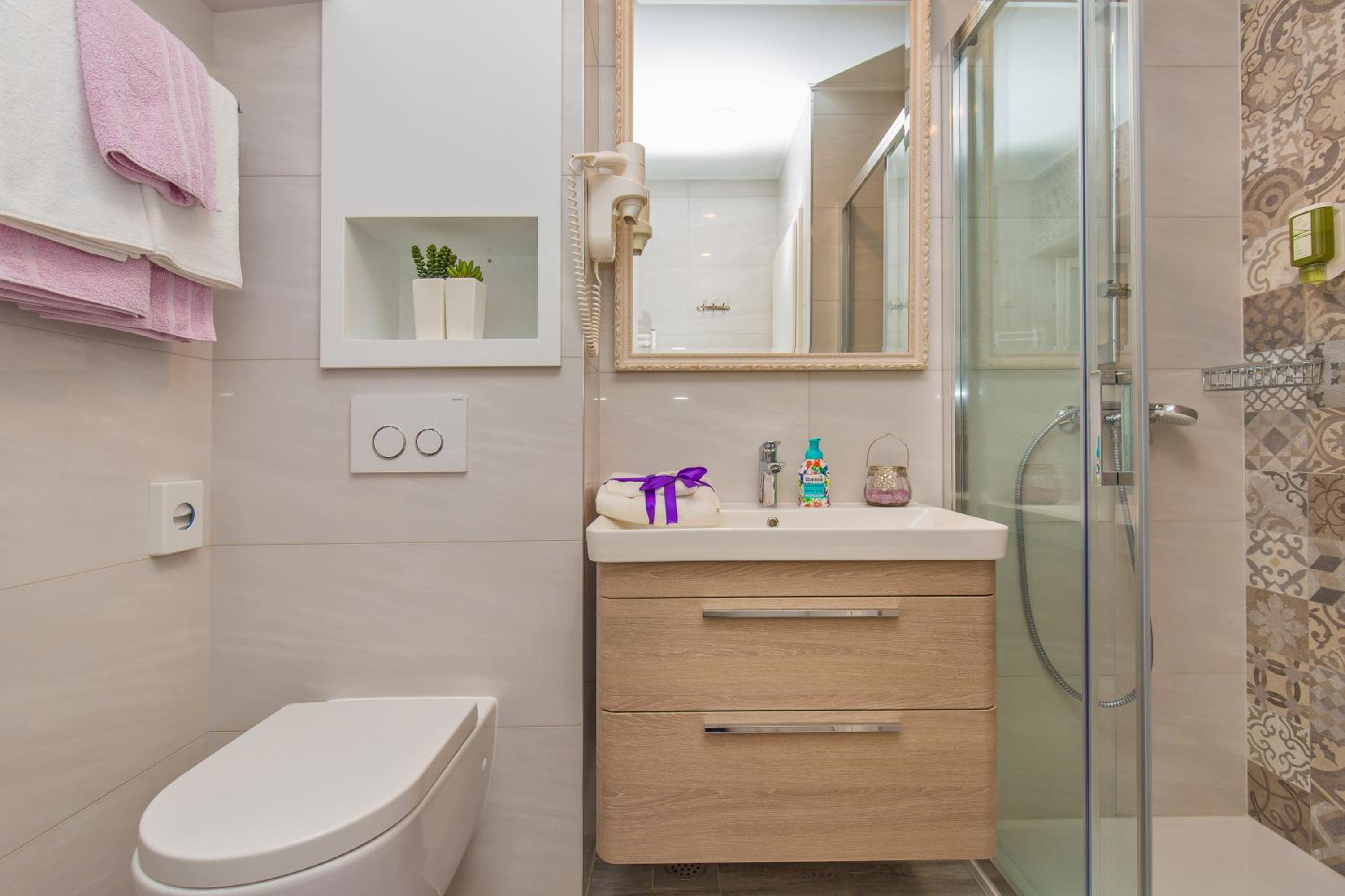 Apartments & Rooms Perla