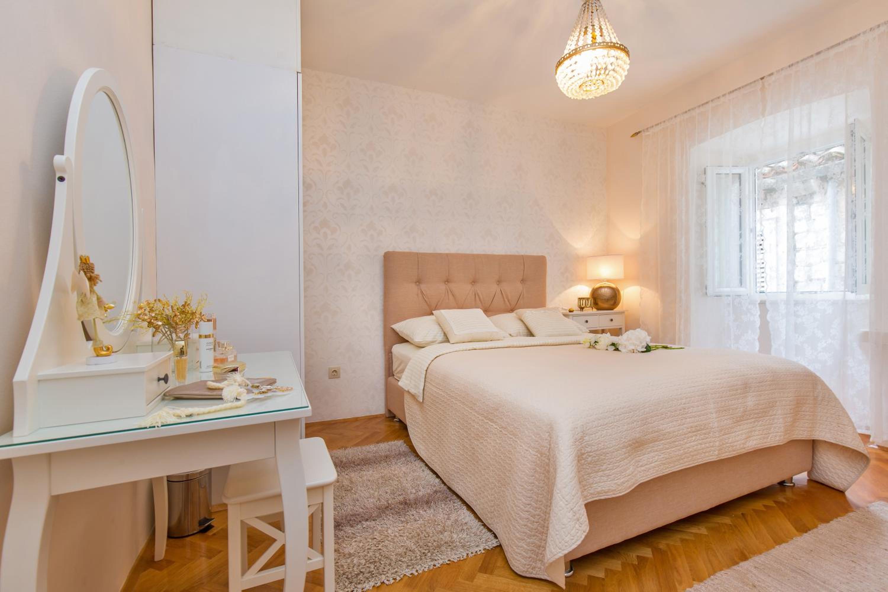 Apartments & Rooms Perla
