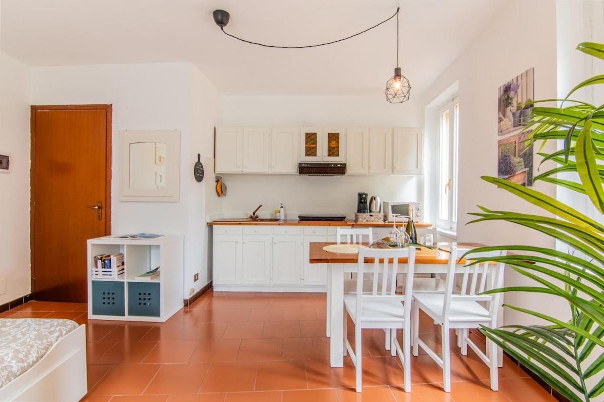 Lavanda Lake View Studio