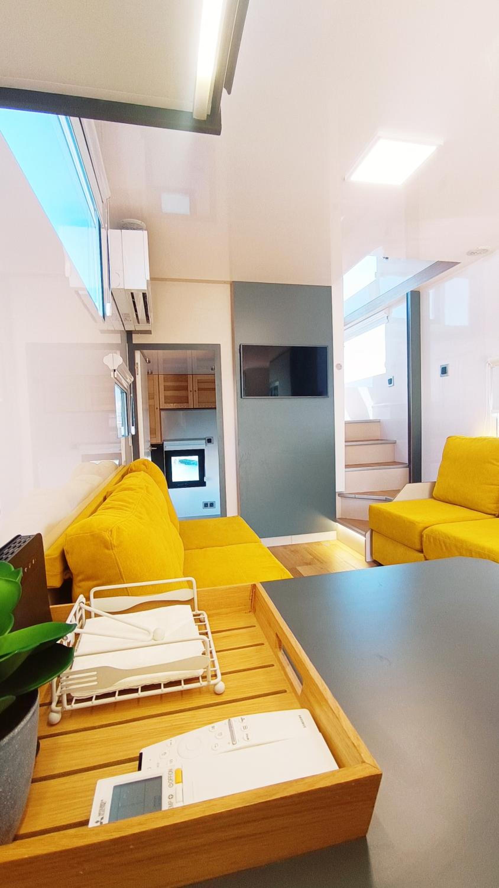 Casa Flotante en el Centro de Vigo - Different Charter