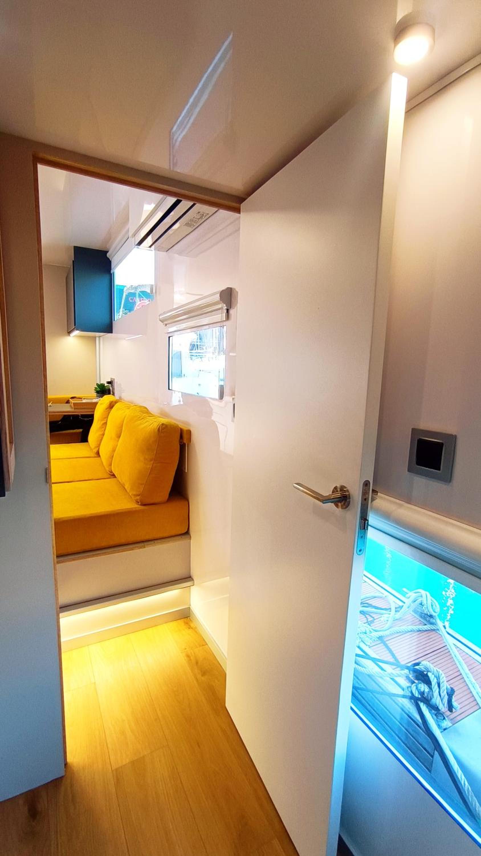 Casa Flotante en el Centro de Vigo - Different Charter