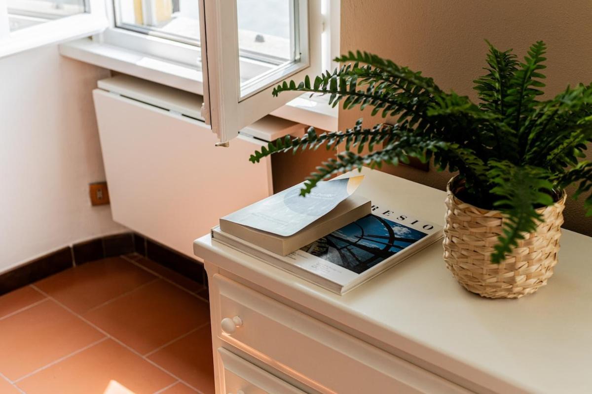 Ortensia Lake View Studio