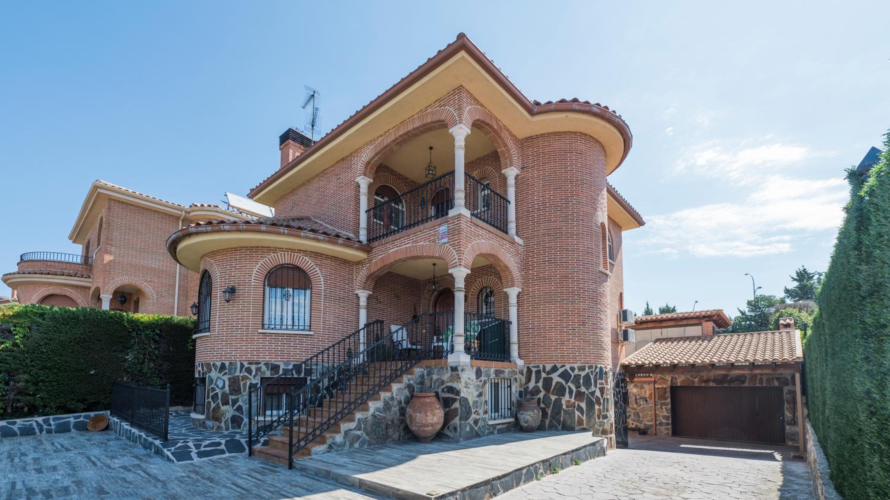 Casa Espada Tizona by Toledo AP
