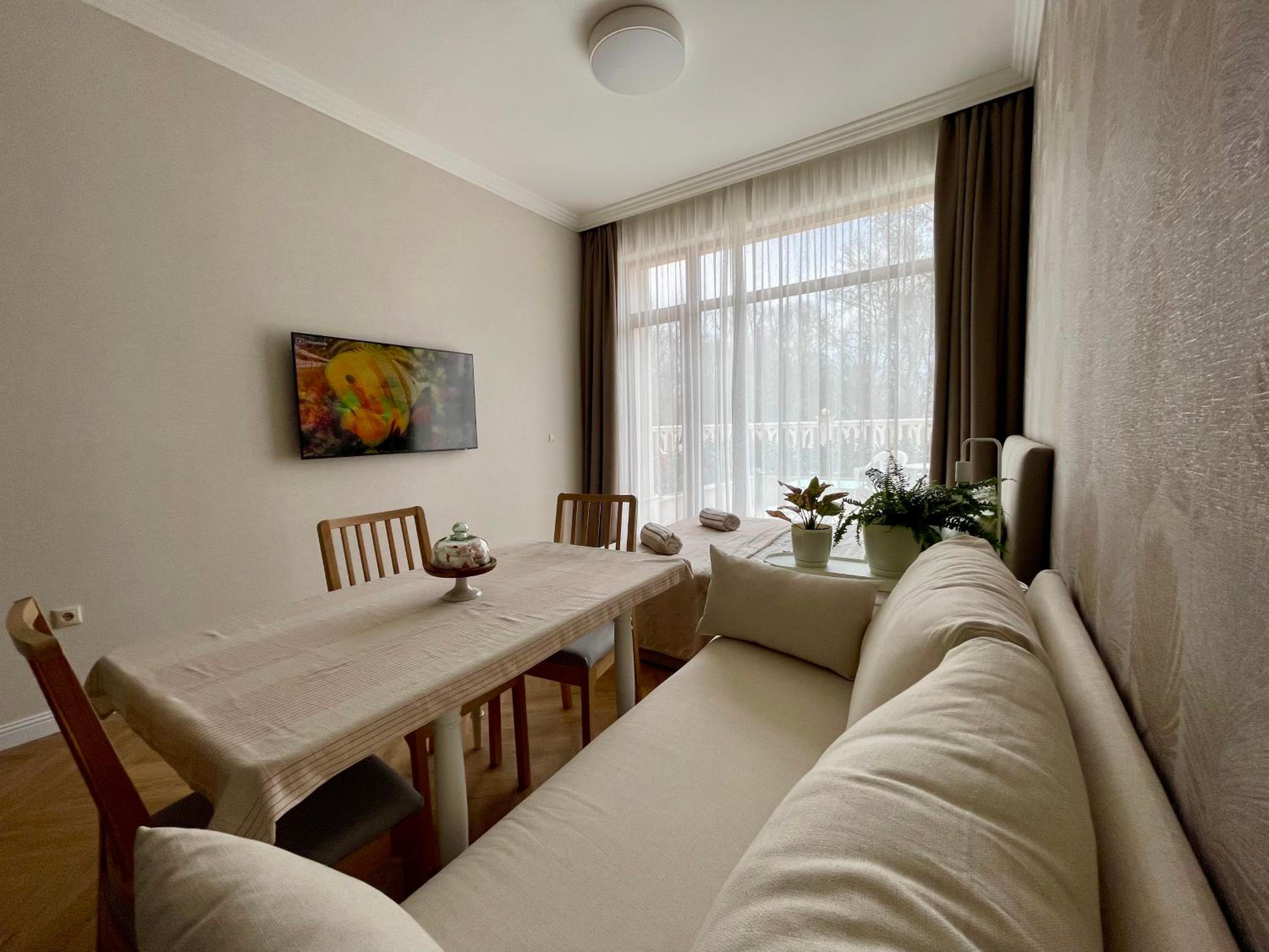Coral Bay Studio Varna - Beachfront with Free Parking