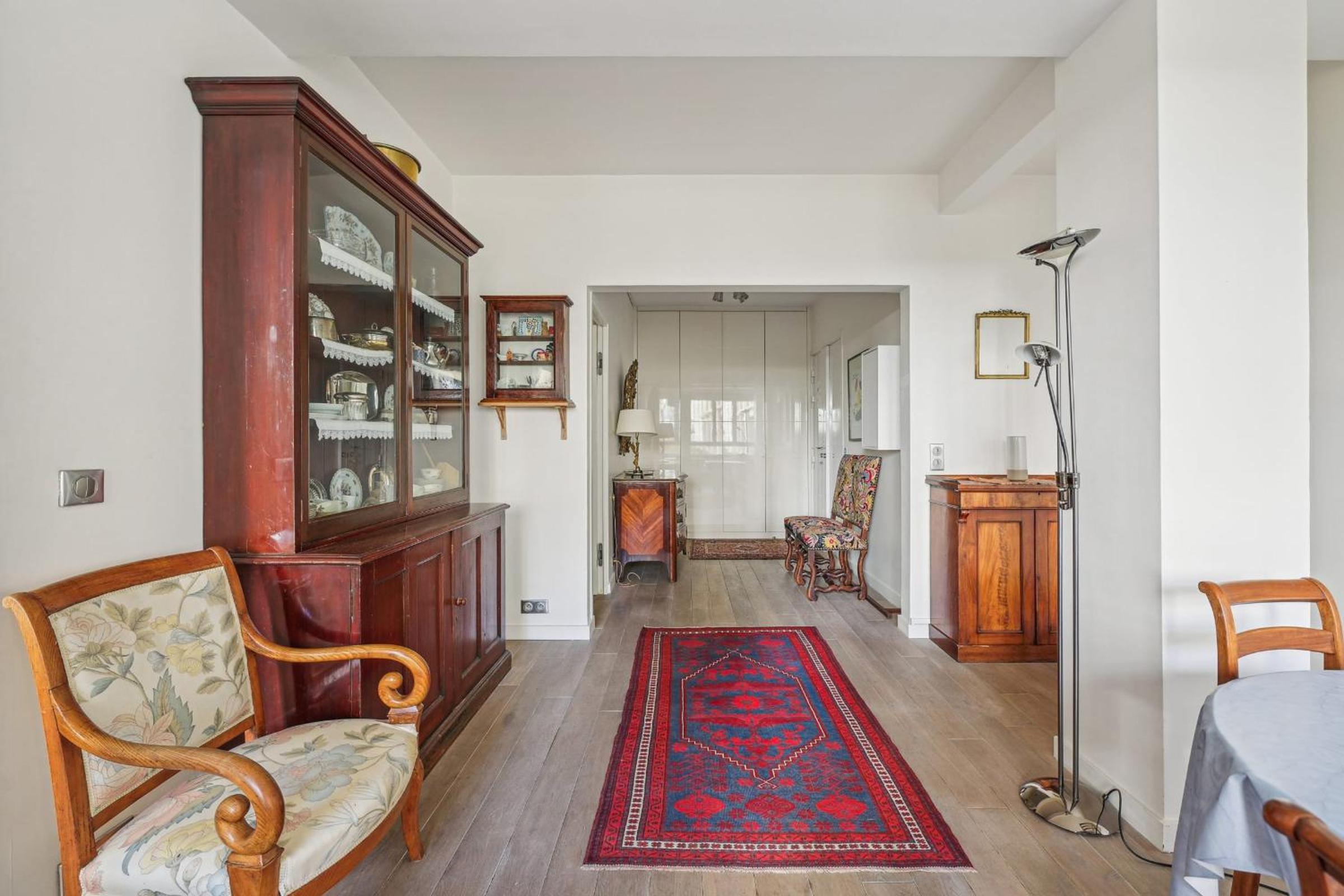 Branly - Franco Russe 1bdr B'Your Home