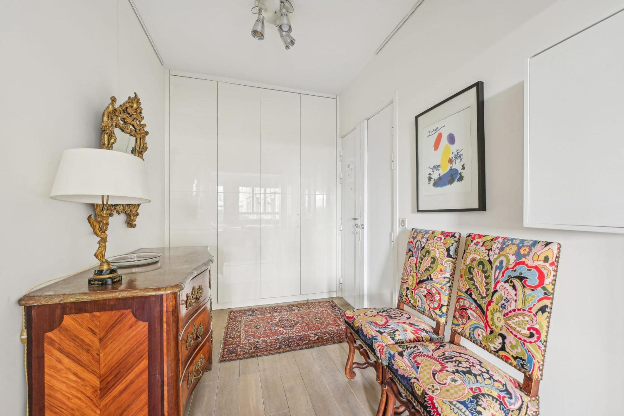 Branly - Franco Russe 1bdr B'Your Home