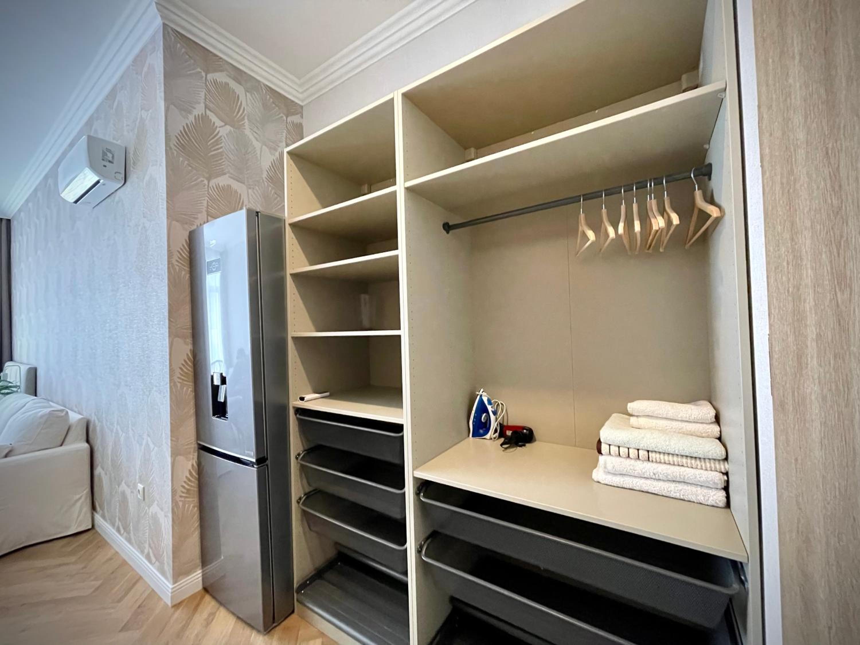 Coral Bay Studio Varna - Beachfront with Free Parking