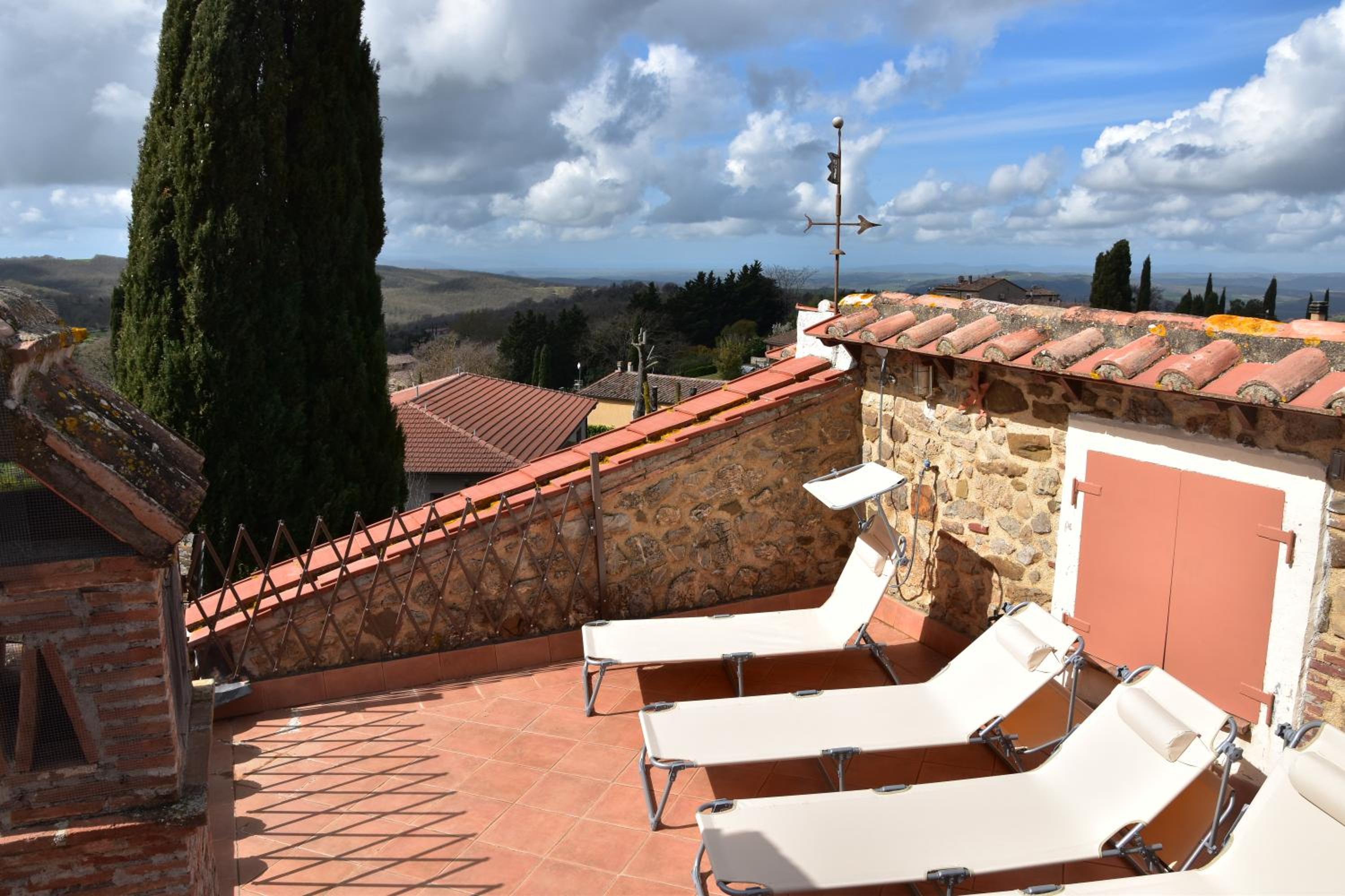 GiuMa Tuscany Historic Country House with Roof Terrace near Saturnia Hot Springs