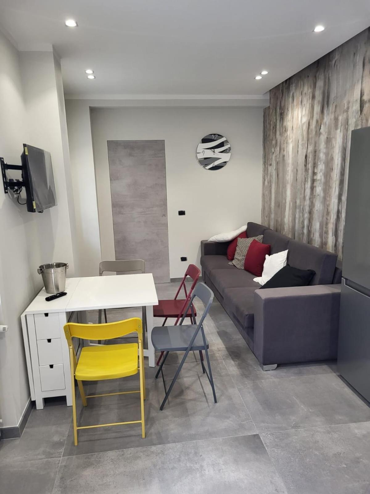 La casa di Paco bilo fuorigrotta stadio mostra