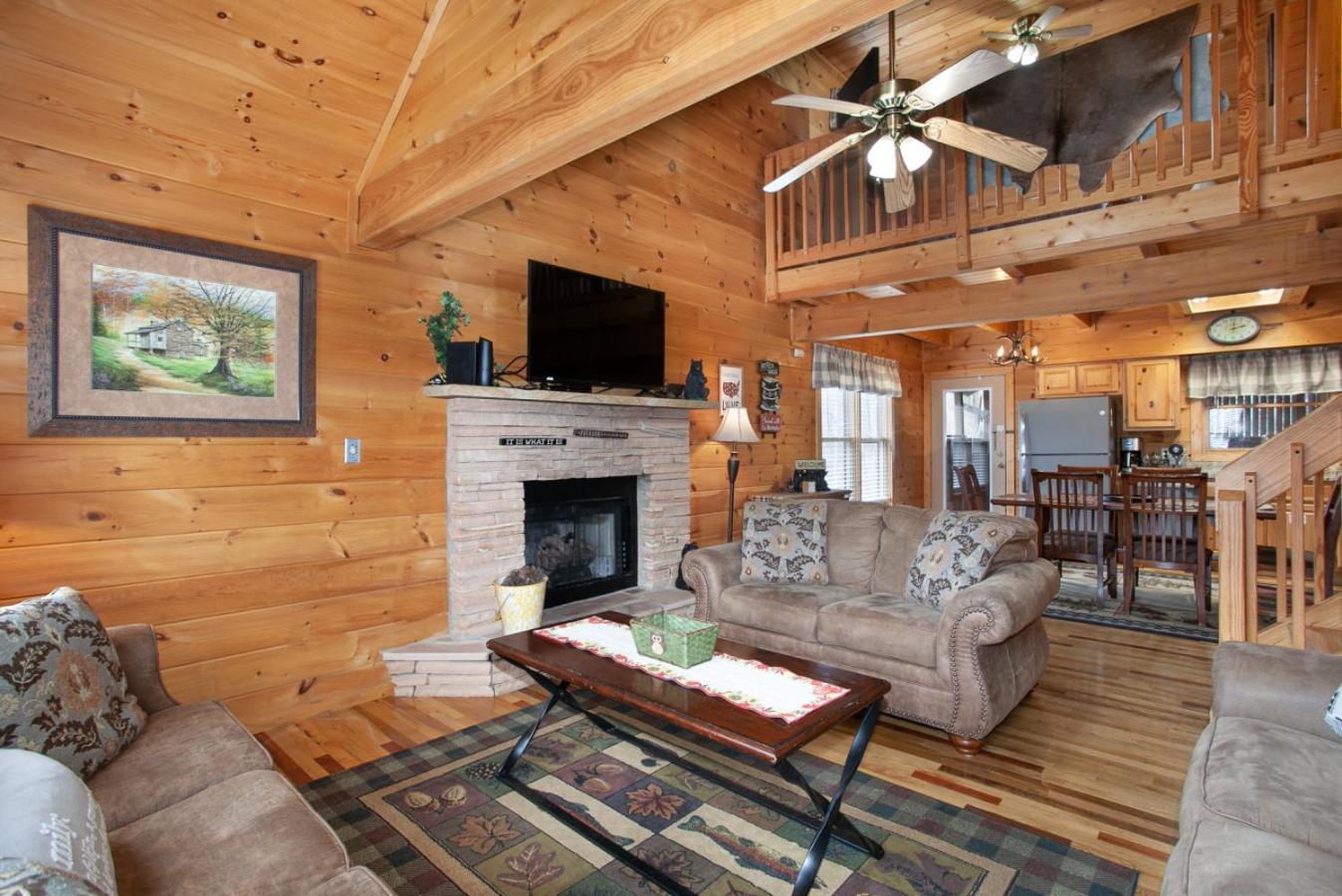 Smoky Mountain Gem MTN View Hot Tub Grill
