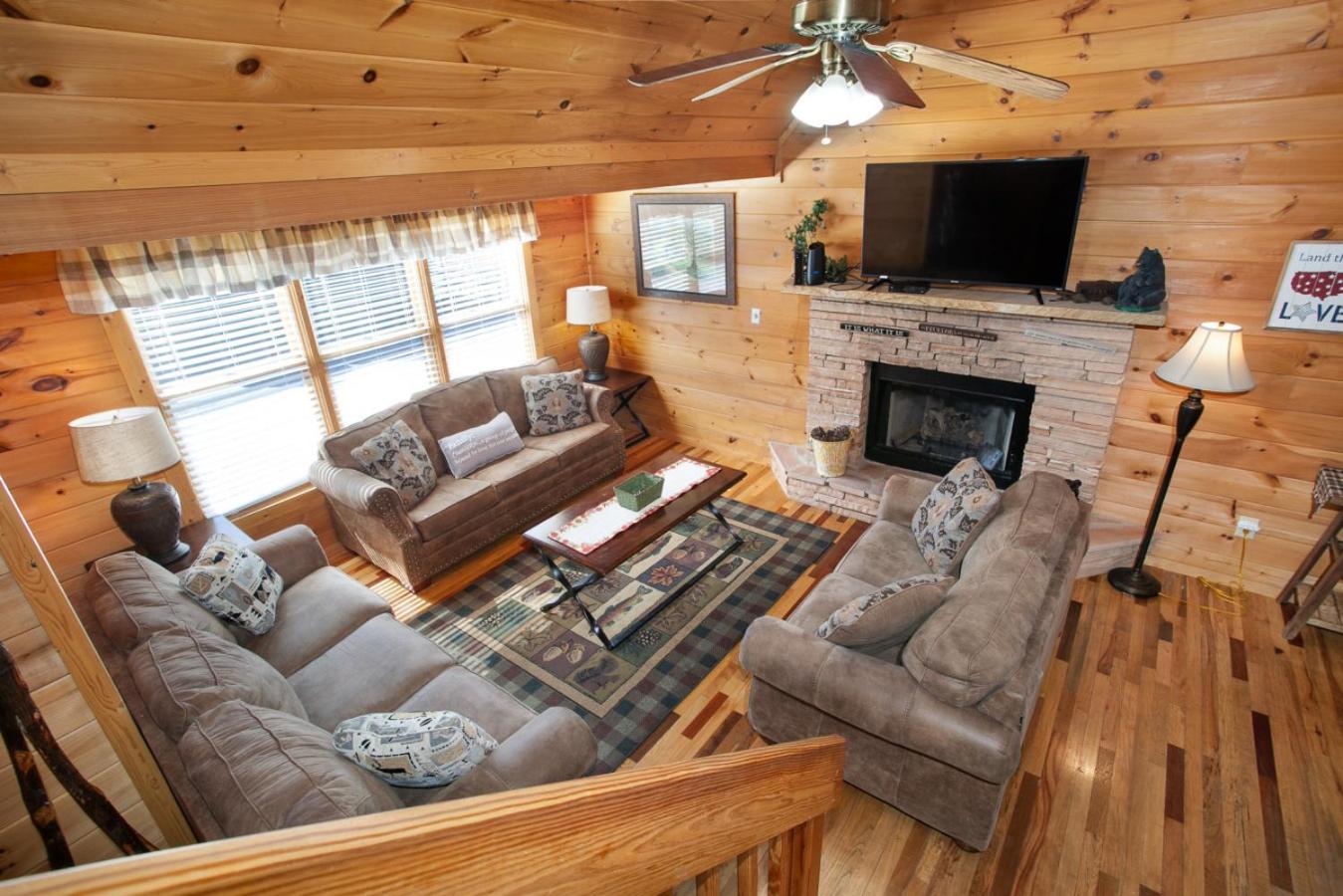 Smoky Mountain Gem MTN View Hot Tub Grill