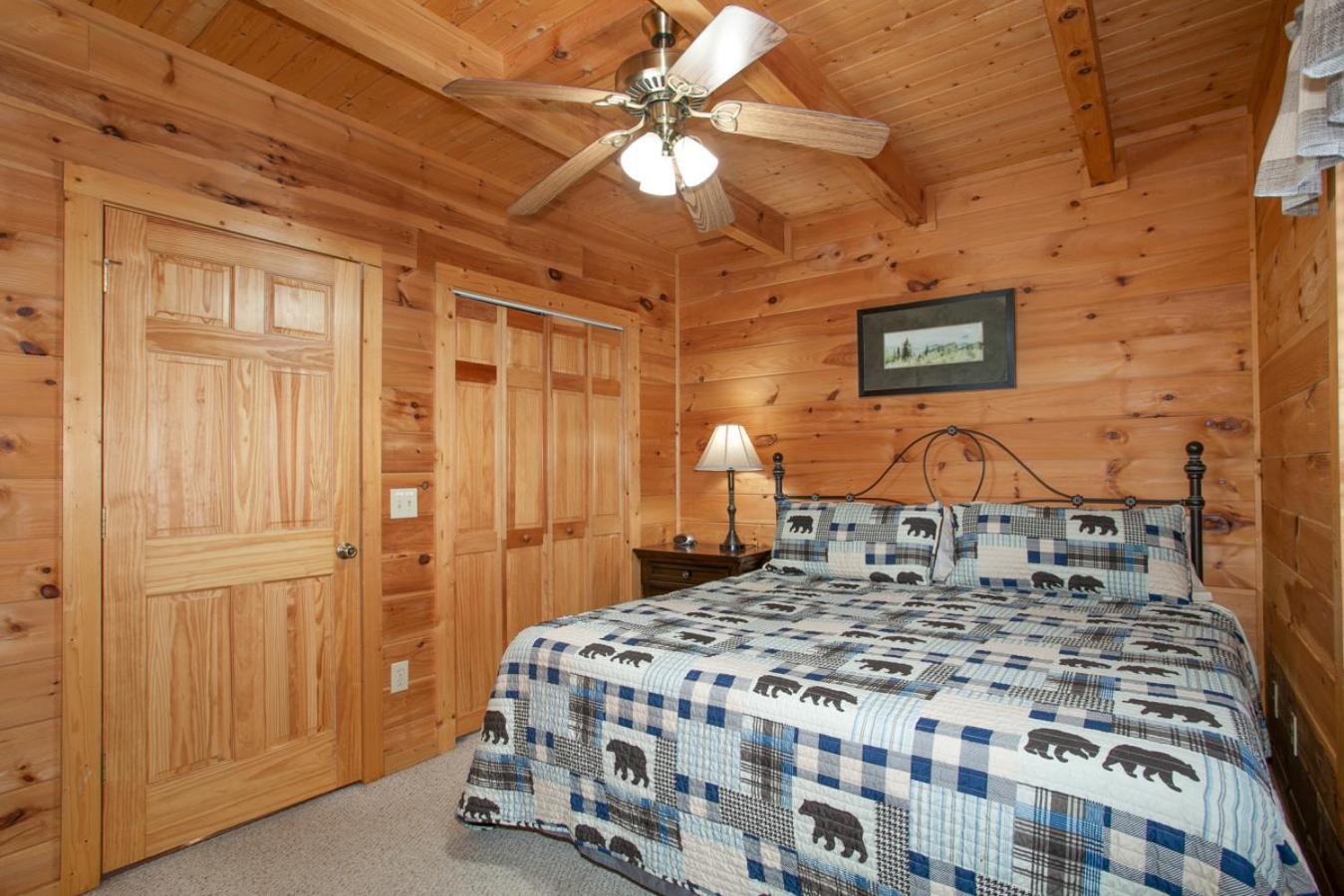 Smoky Mountain Gem MTN View Hot Tub Grill