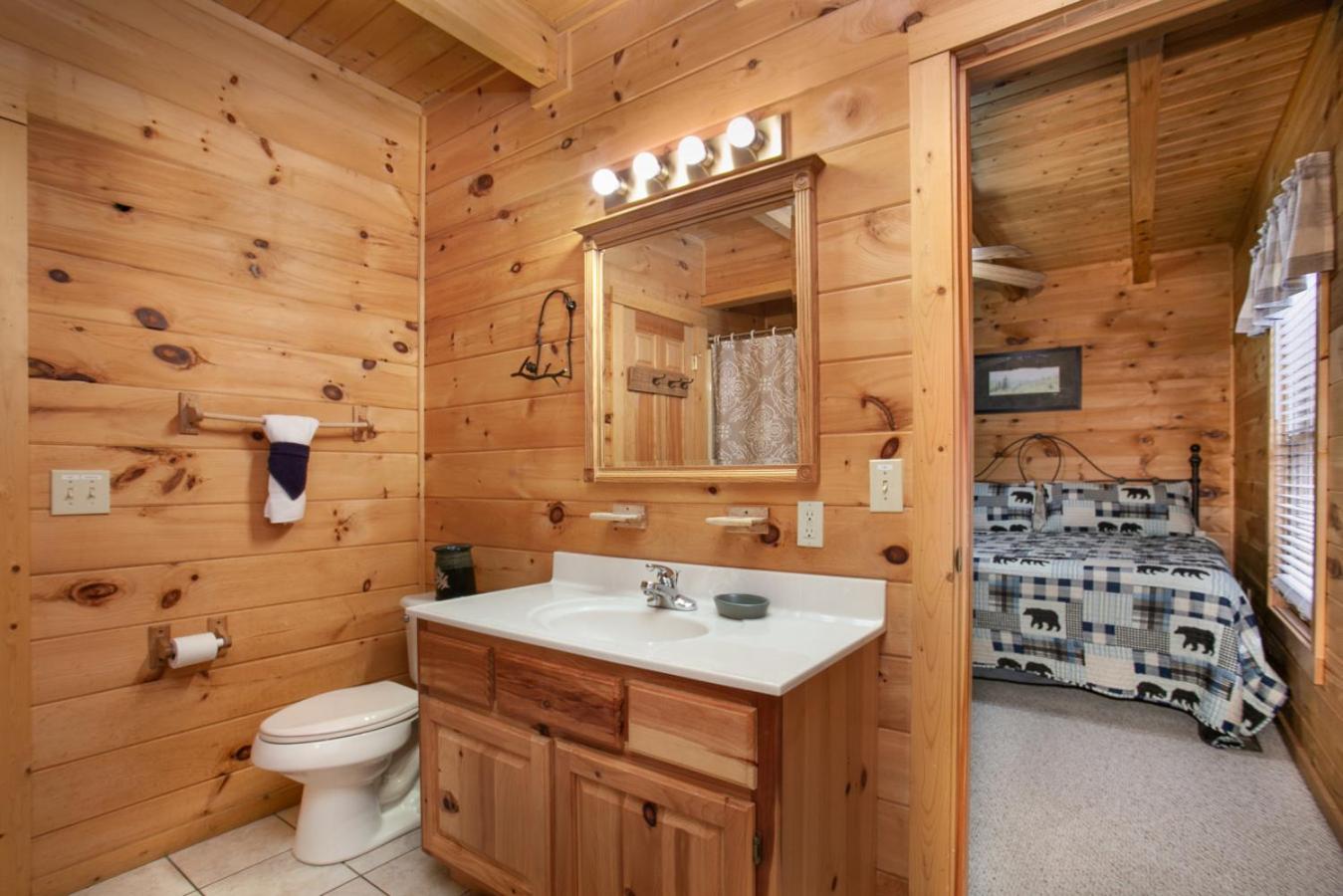 Smoky Mountain Gem MTN View Hot Tub Grill