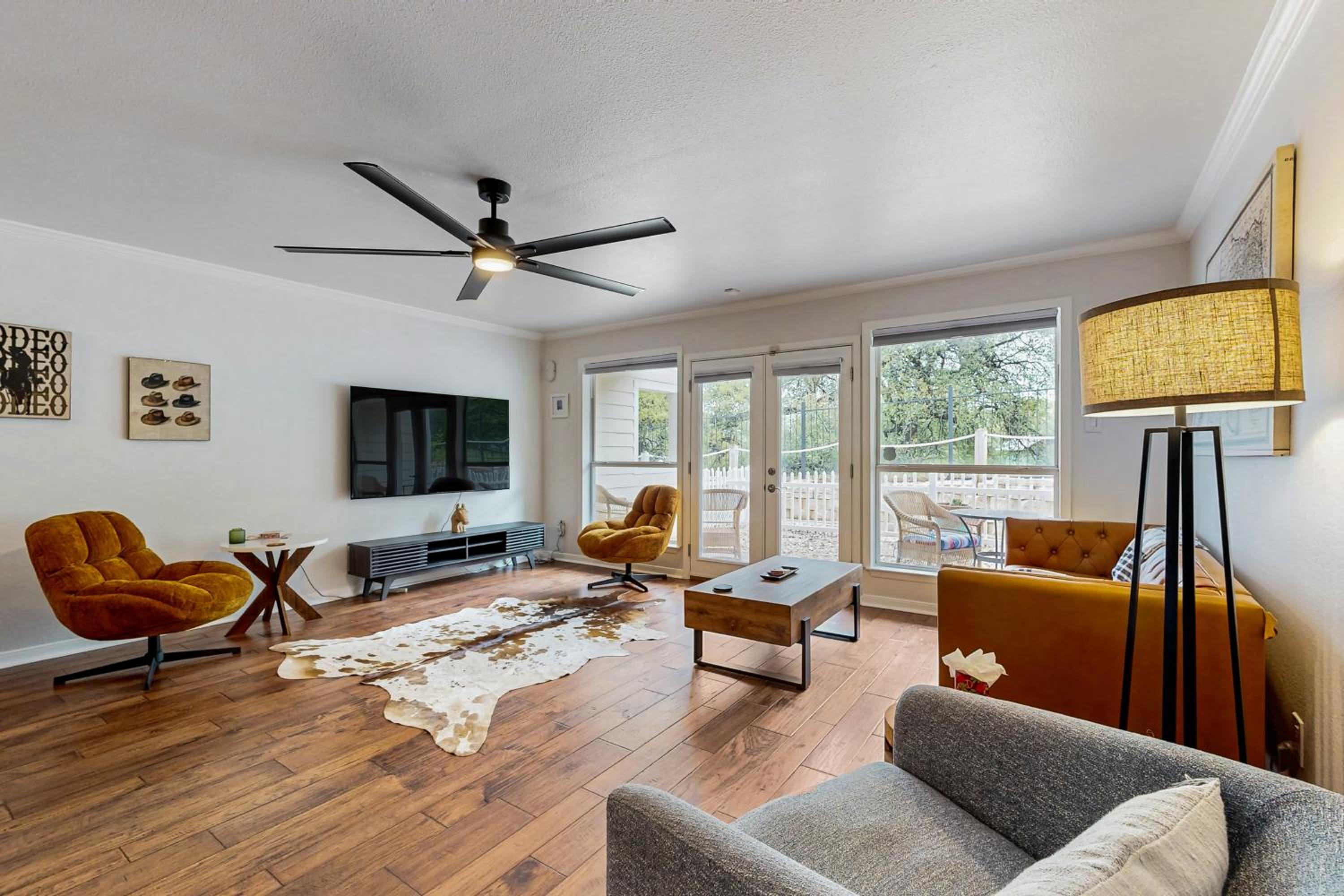 Lakeside Getaway with Patio on Lady Bird Lake