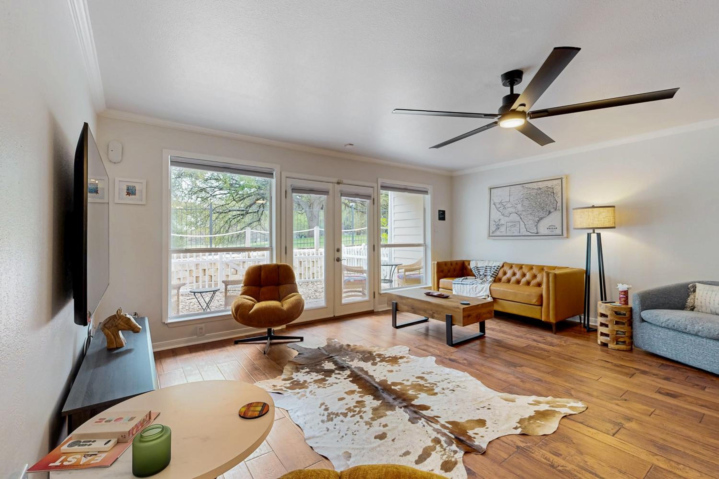 Lakeside Getaway with Patio on Lady Bird Lake