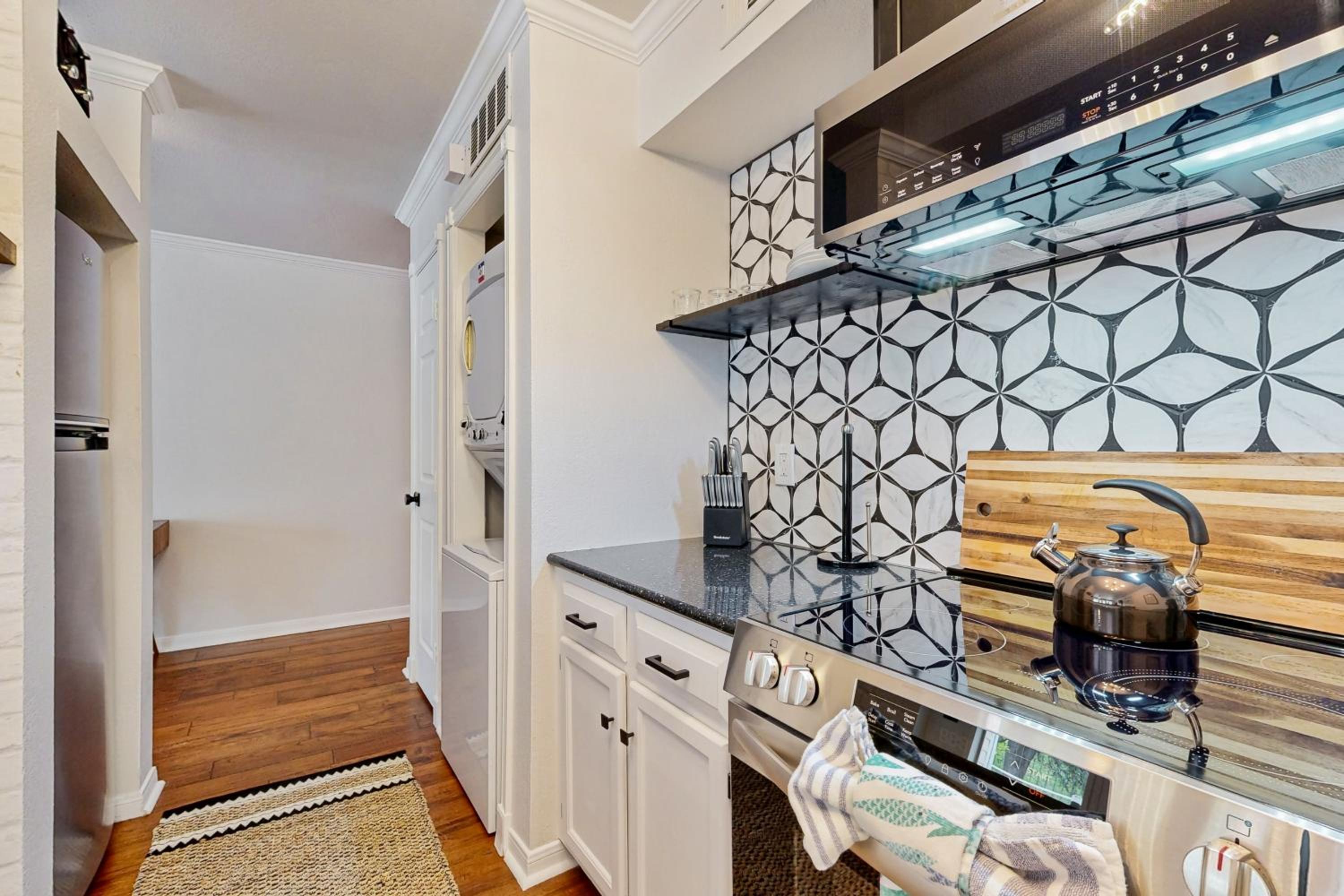 Lakeside Getaway with Patio on Lady Bird Lake