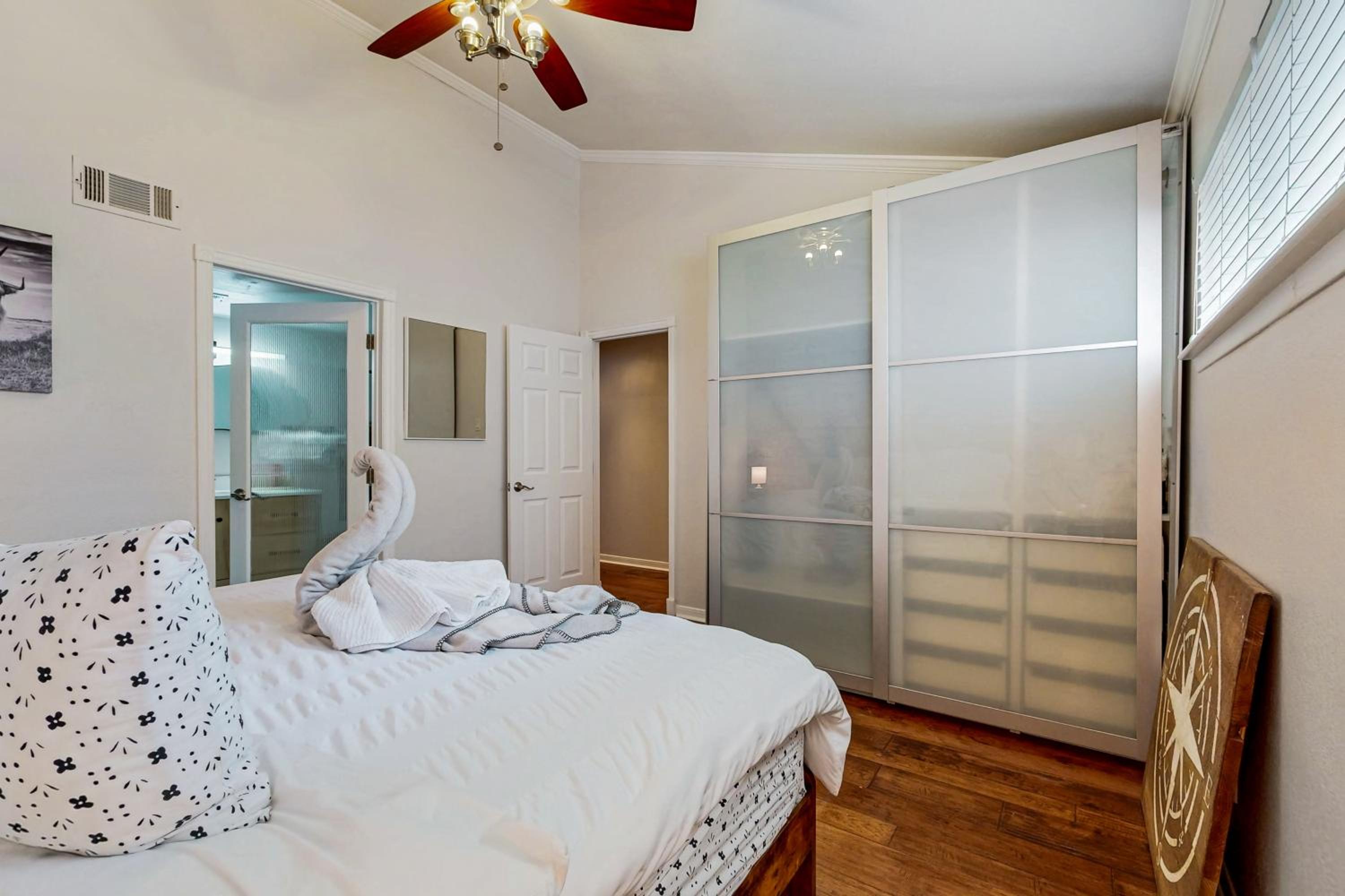 Lakeside Getaway with Patio on Lady Bird Lake