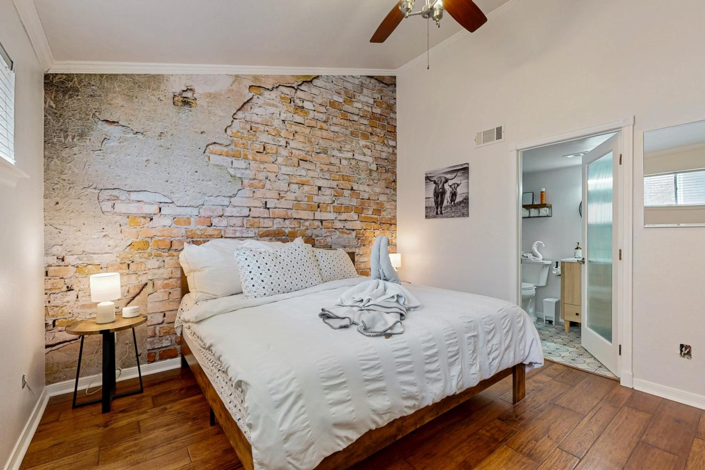 Lakeside Getaway with Patio on Lady Bird Lake