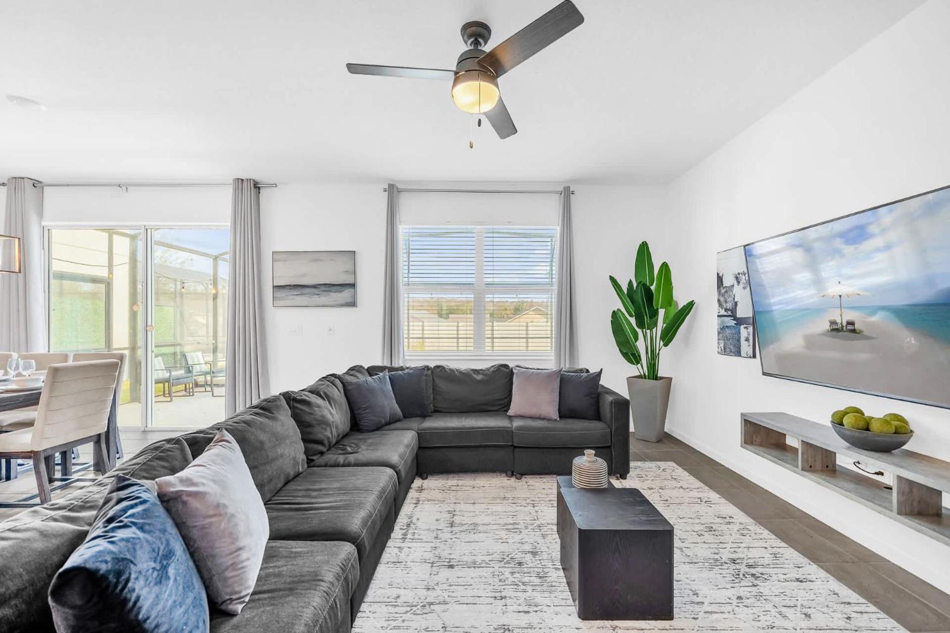 Upstay Vibrant Home w Themed Rooms Pool & Games