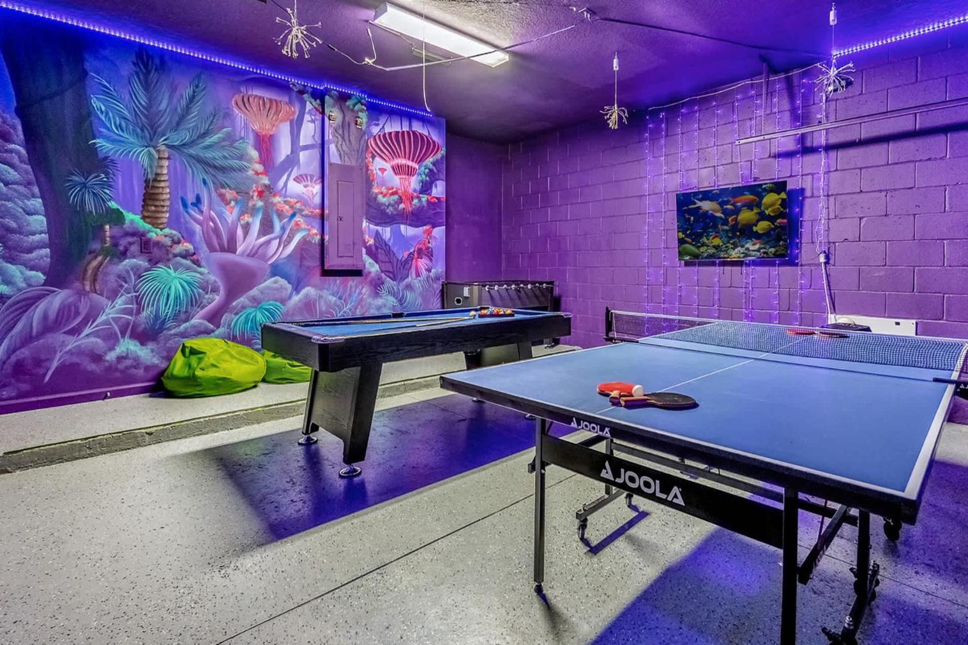 Upstay Vibrant Home w Themed Rooms Pool & Games