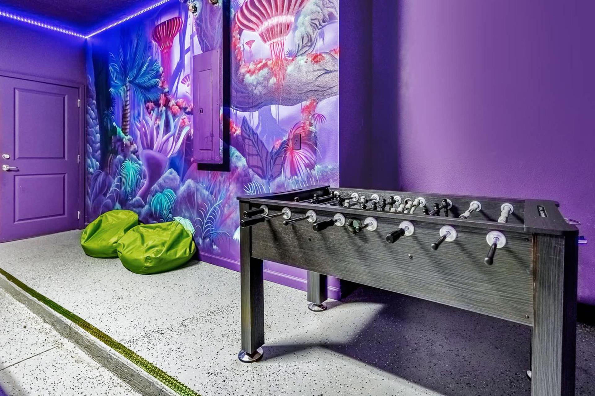 Upstay Vibrant Home w Themed Rooms Pool & Games