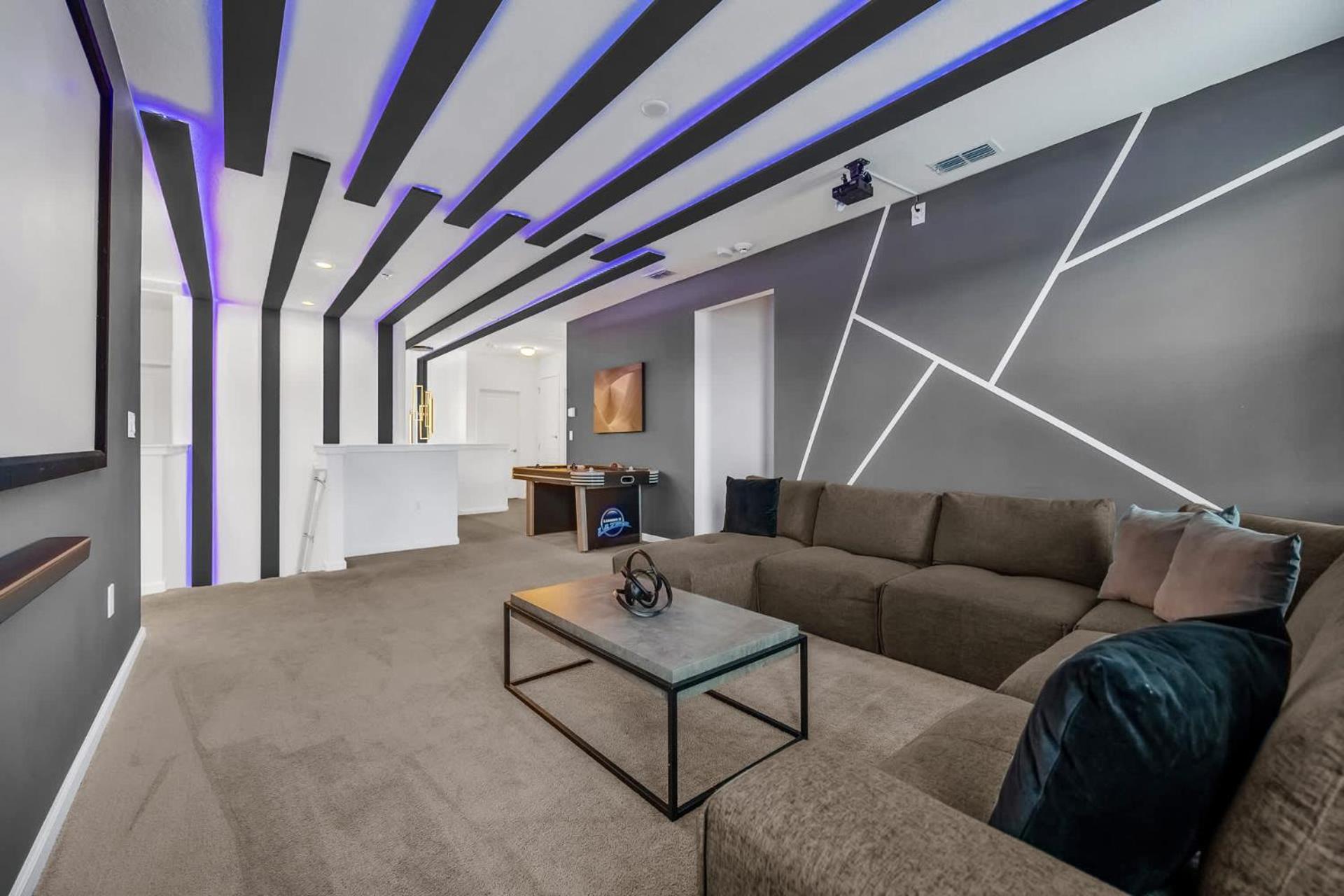 Upstay Vibrant Home w Themed Rooms Pool & Games